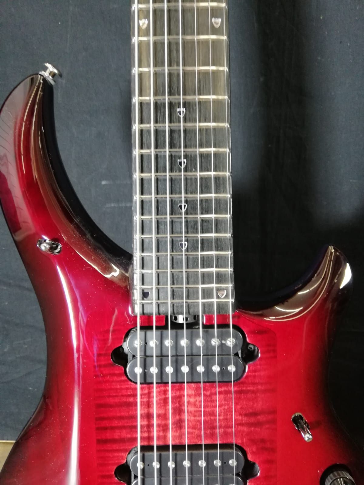 Musicman Maj617 Majesty Royal Red