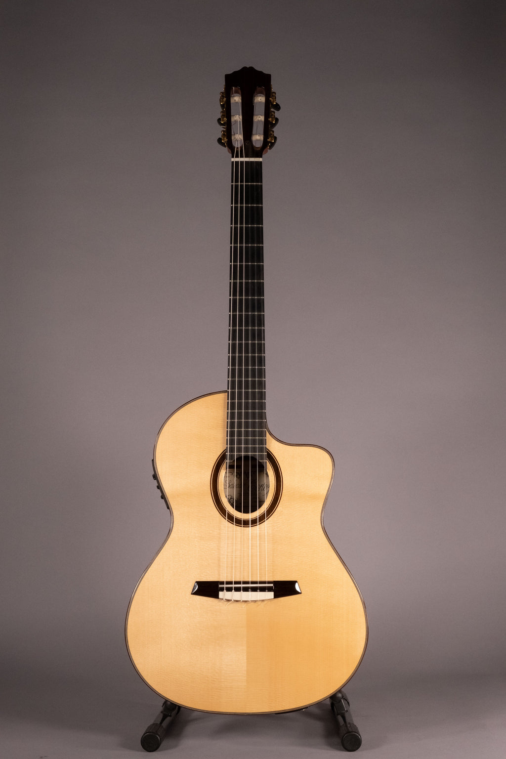 Salvador Cortez Cs245 Chitarra Classica 4/4 Narrow Elettrificata