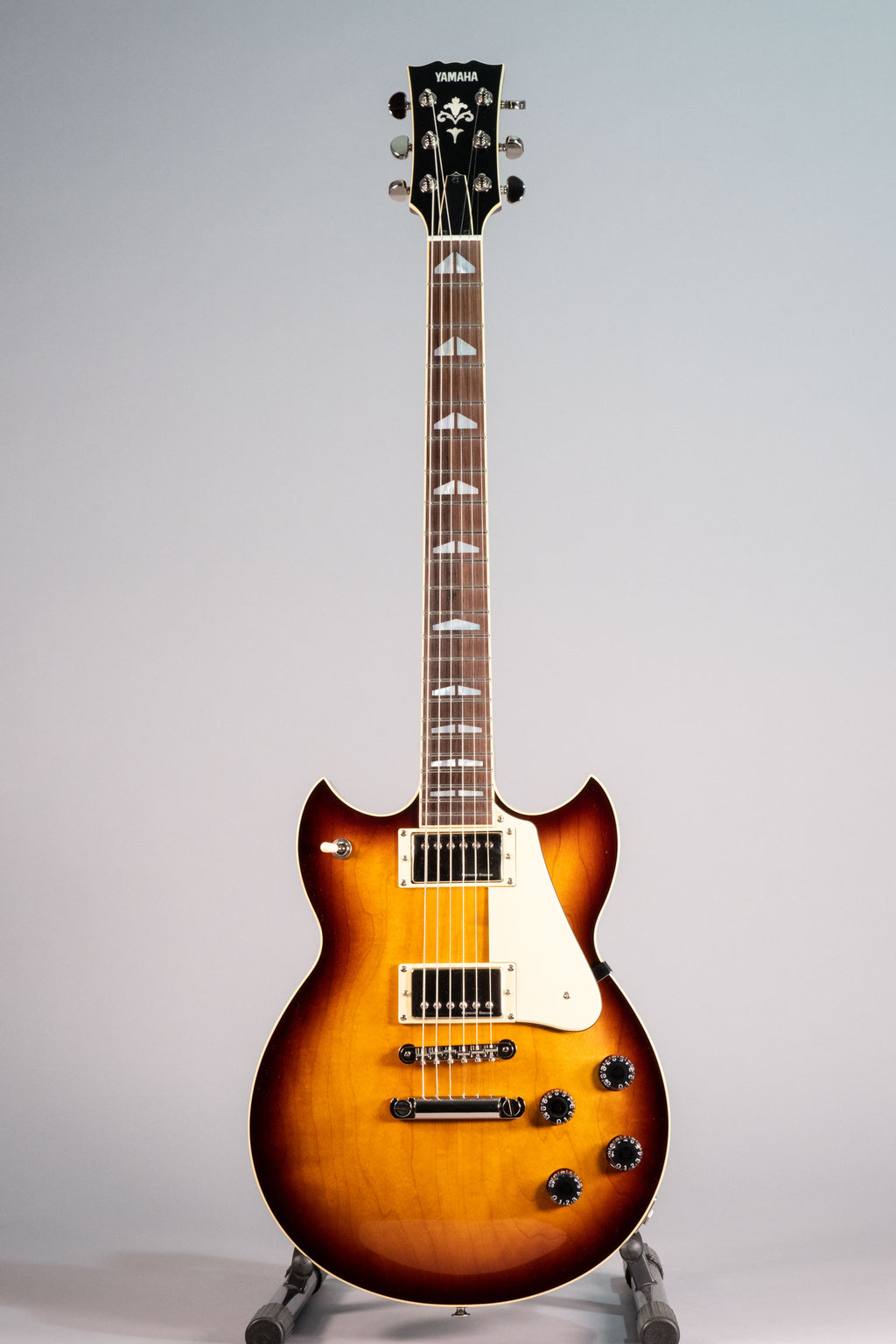 Yamaha SG 1820 Brown Sunburst