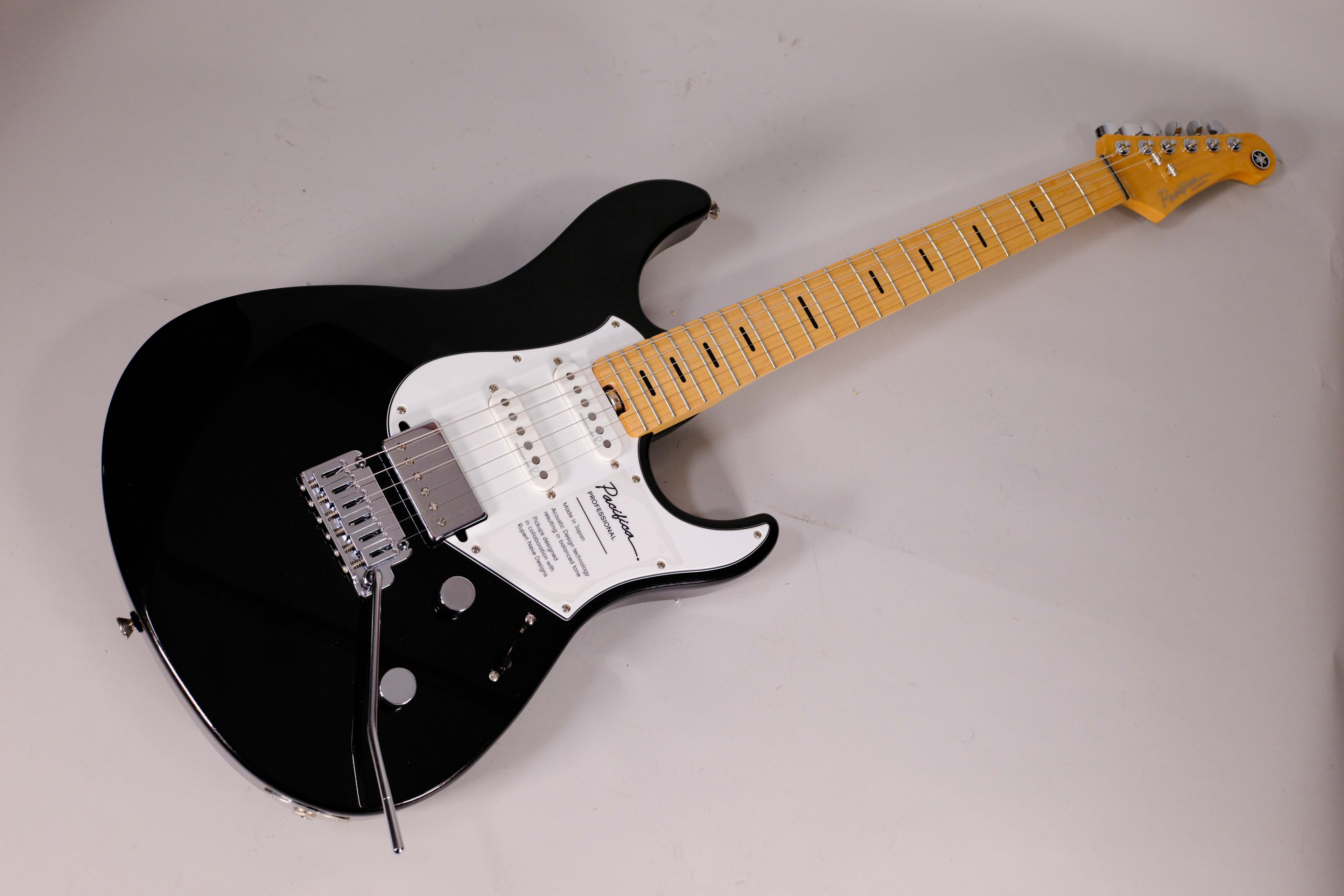 Yamaha Pacifica Professional Maple Black Metallic