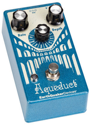 Earthquaker Aqueduct Pitch Vibrato