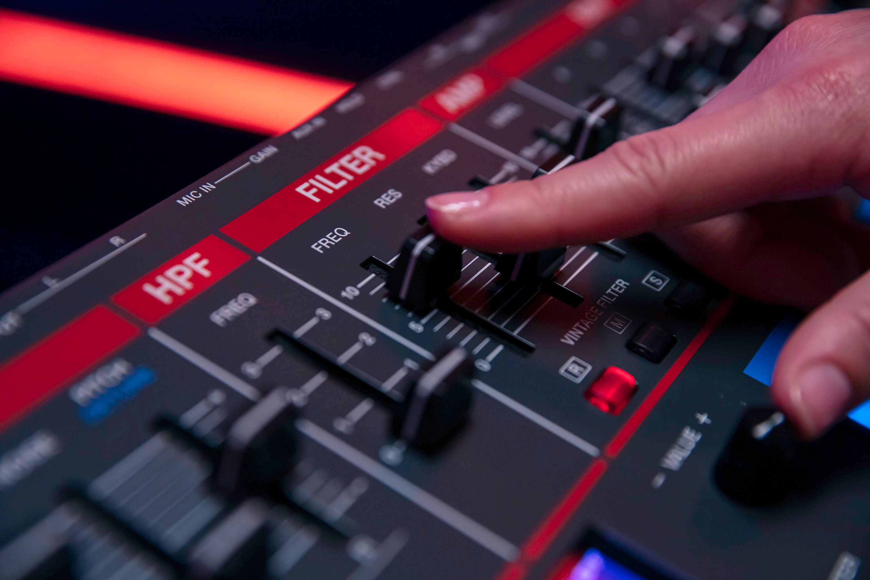 Roland Juno-X Programmable Poliphonic Synthesizer