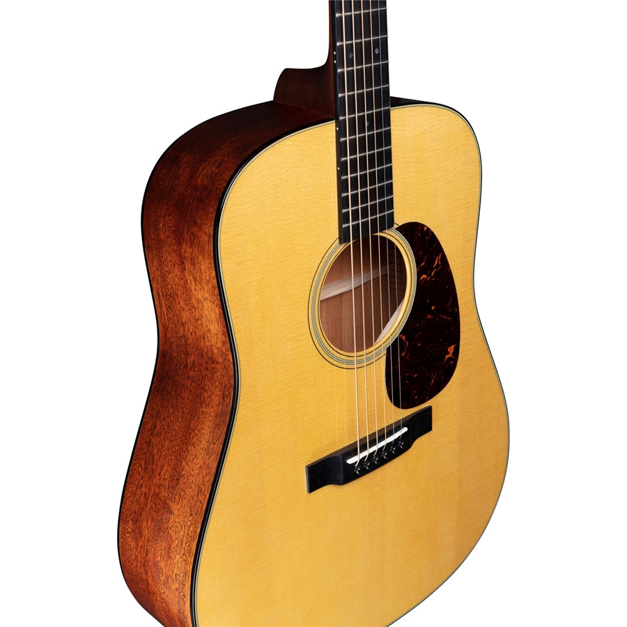 Martin & Co. D-18 (2025)