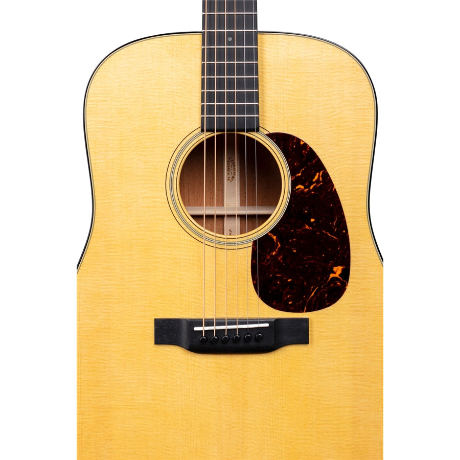 Martin & Co. D-18 (2025)