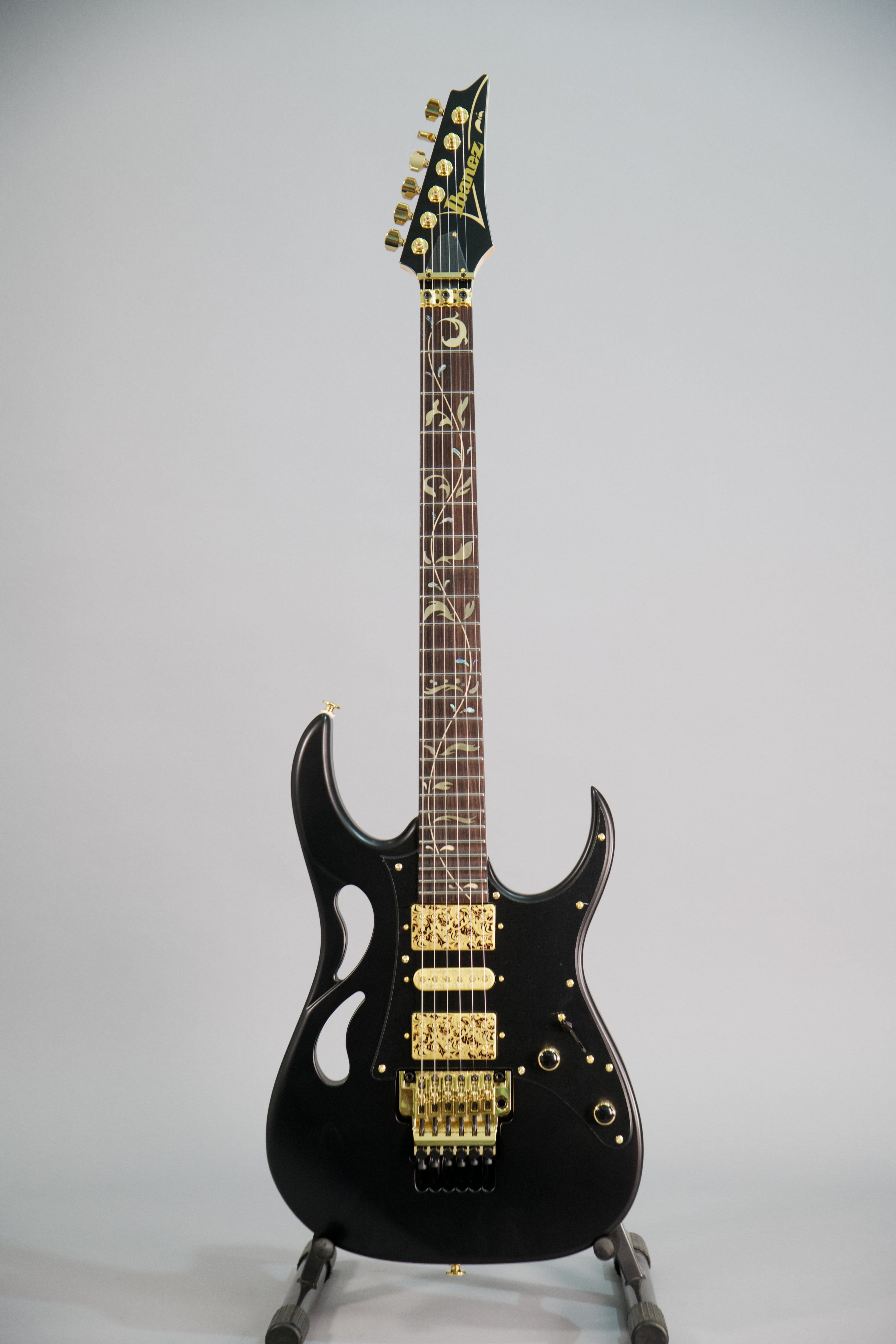 Ibanez Steve Vai PIA3761XB Onyx Black con Case