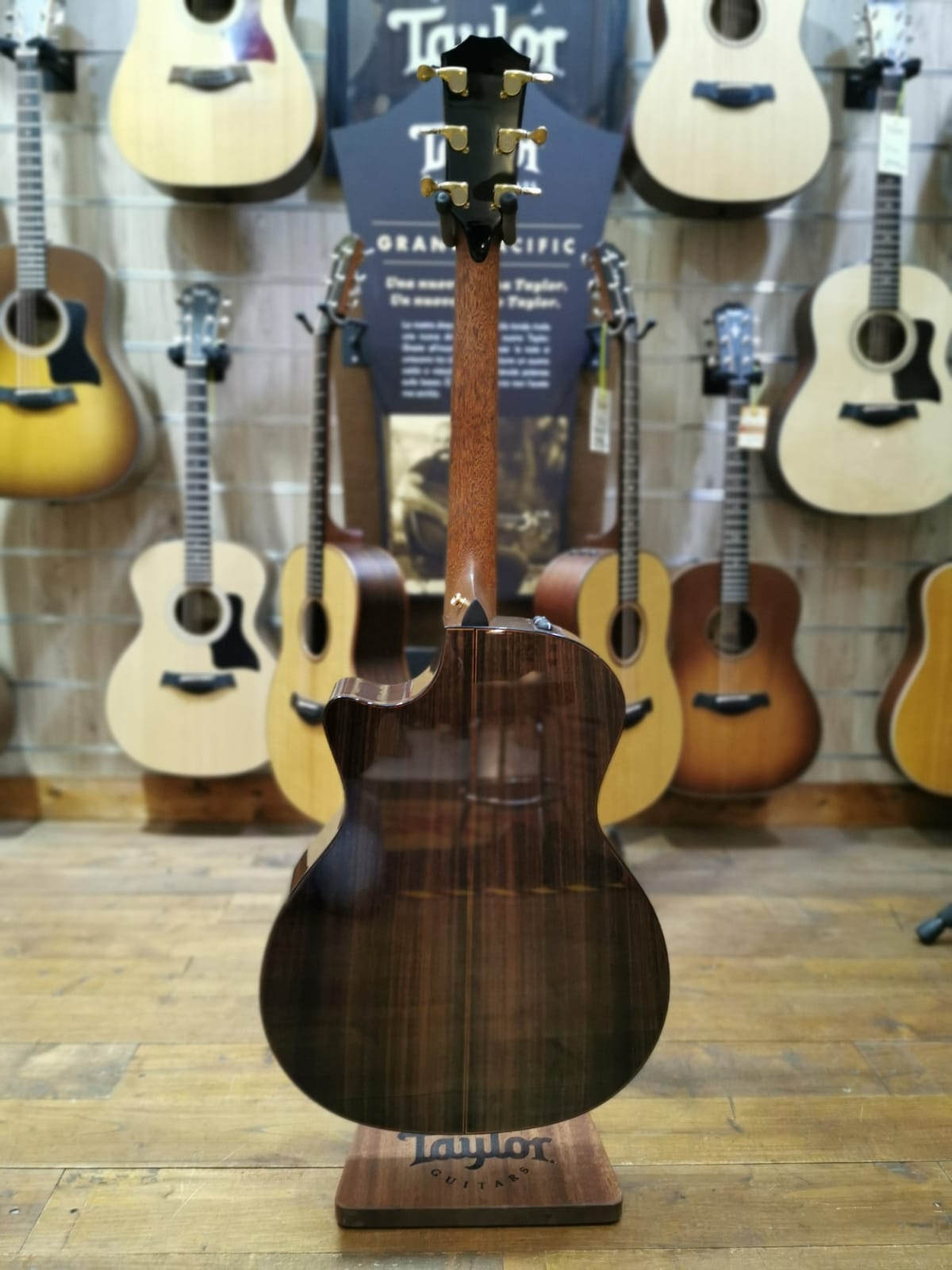 Taylor 914Ce V-Class Chitarra Acustica Elettrificata