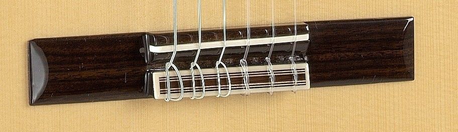 Alhambra 7PA CWE Chitarra Classica Elettrificata in Abete Massello