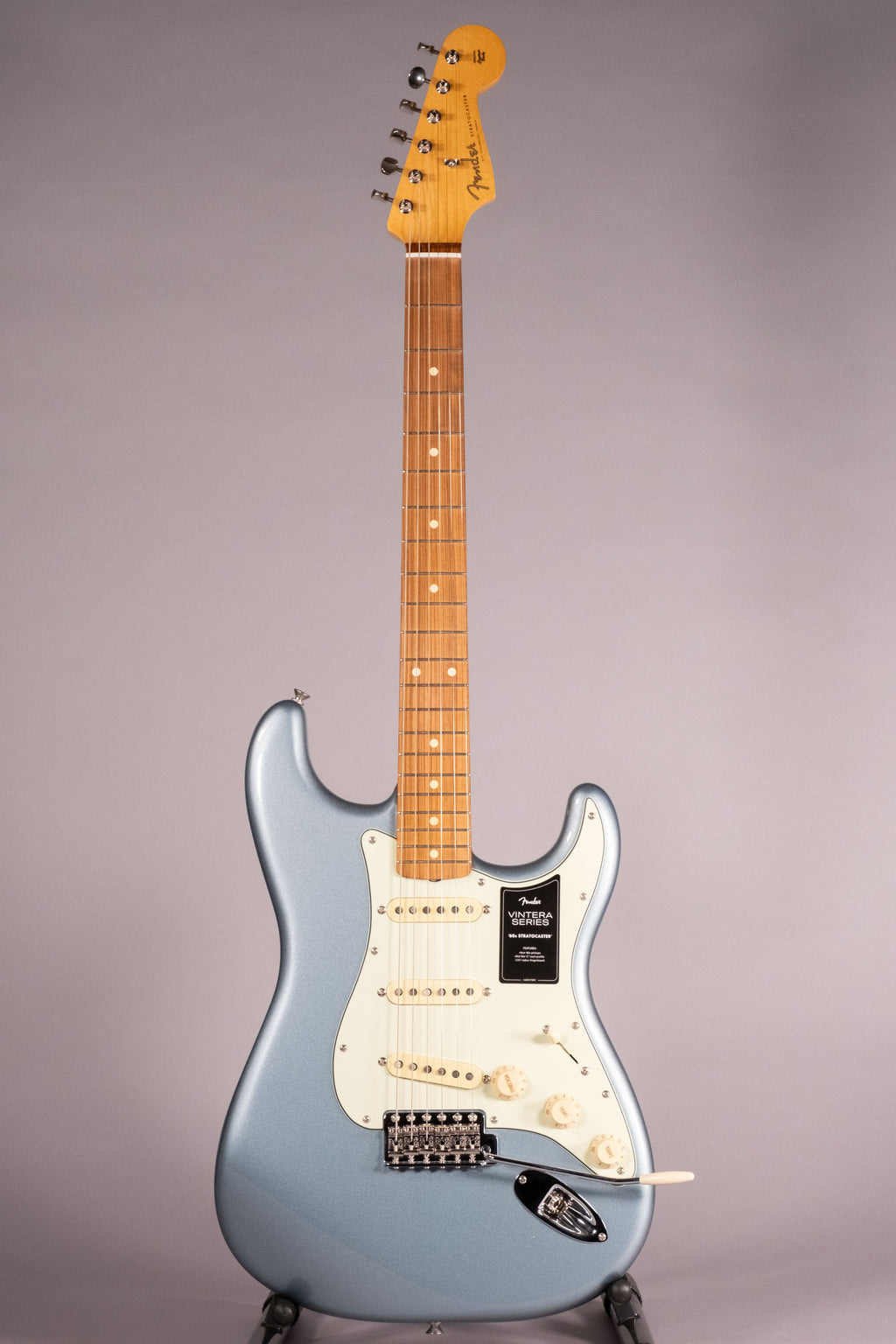 Fender Vintera 60S Stratocaster Pau Ferro Ice Blue Metallic