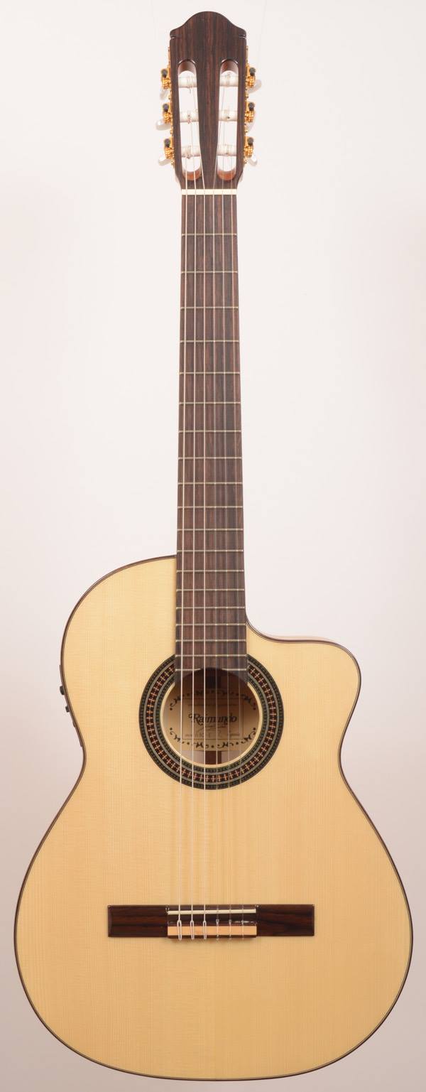 Raimundo 630 Spruce Chitarra Classica Elettrificata con Fishman