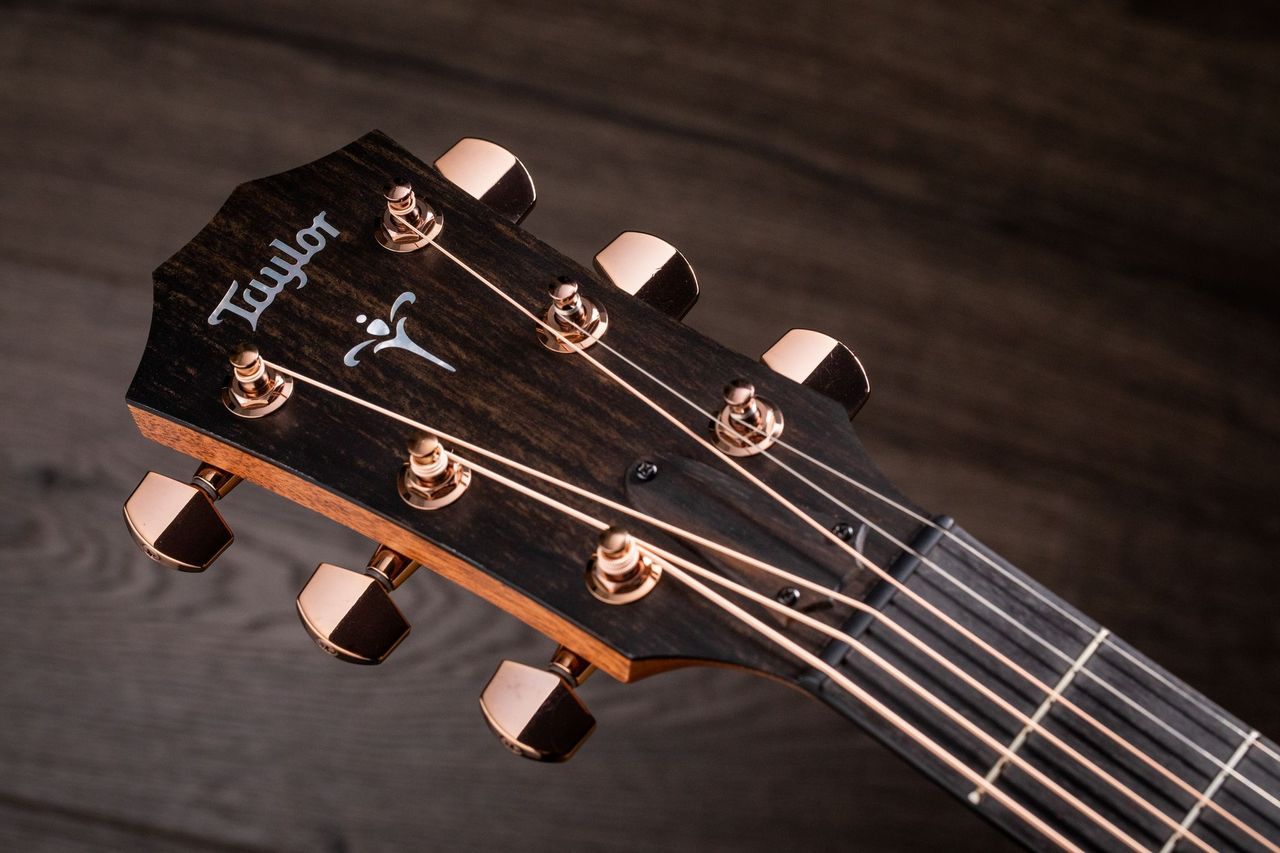 Taylor 724CE Chitarra Acustica Elettrificata