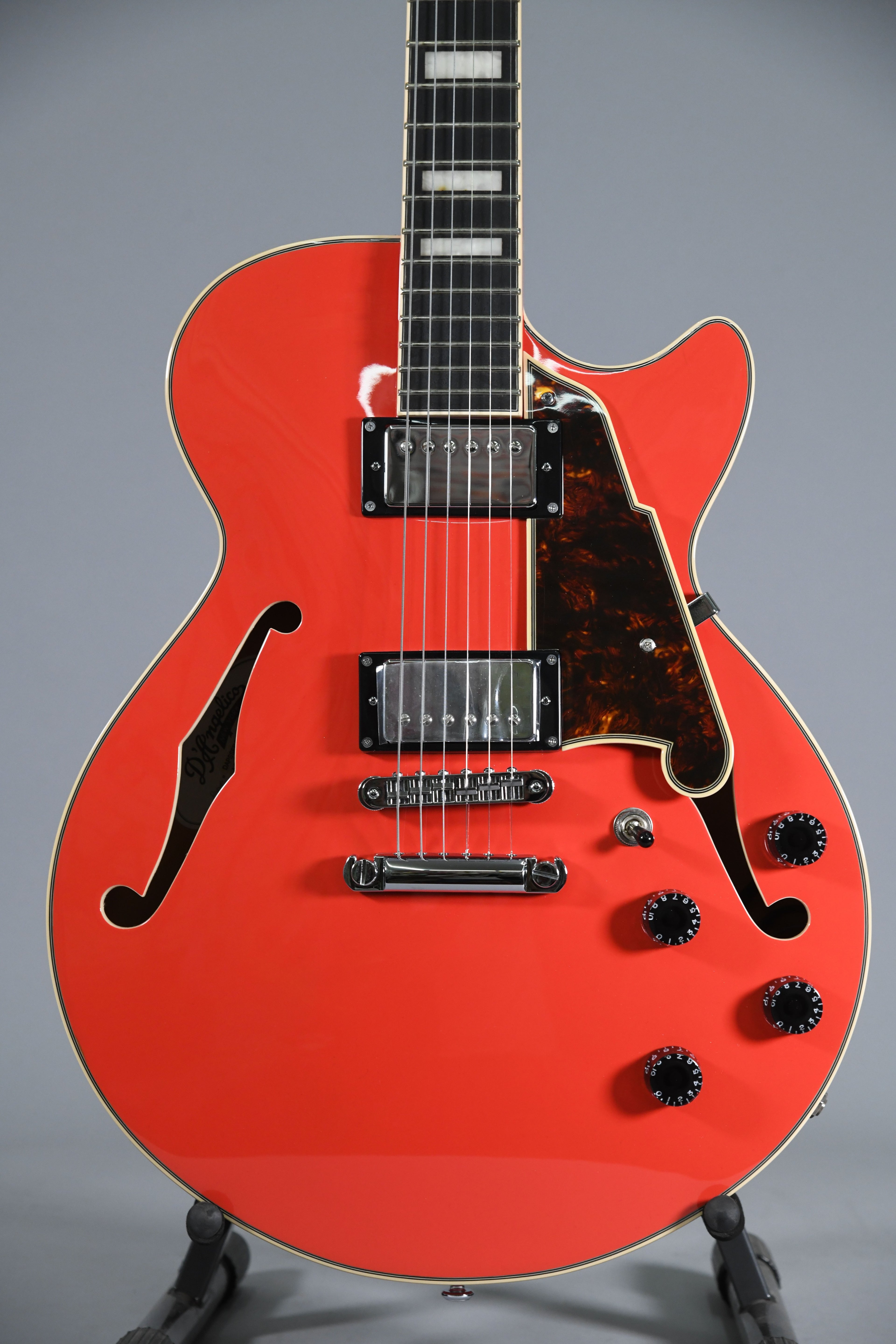 D'Angelico PREMIER SS (with stopbar tailpiece) FIESTA RED