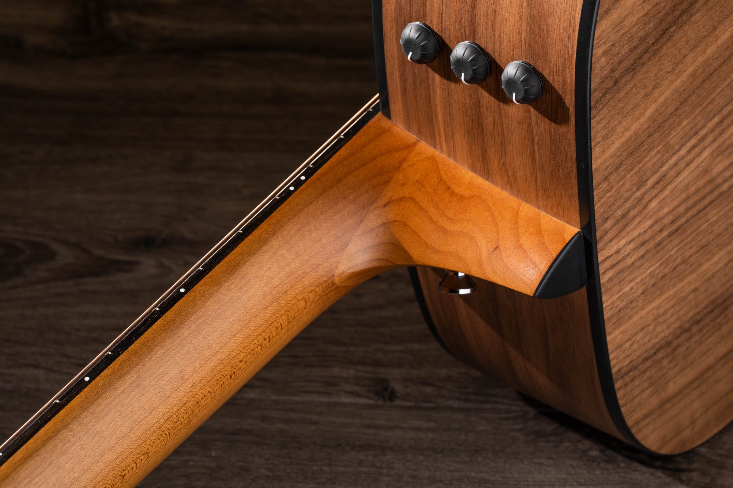 Taylor 150E Walnut Sitka
