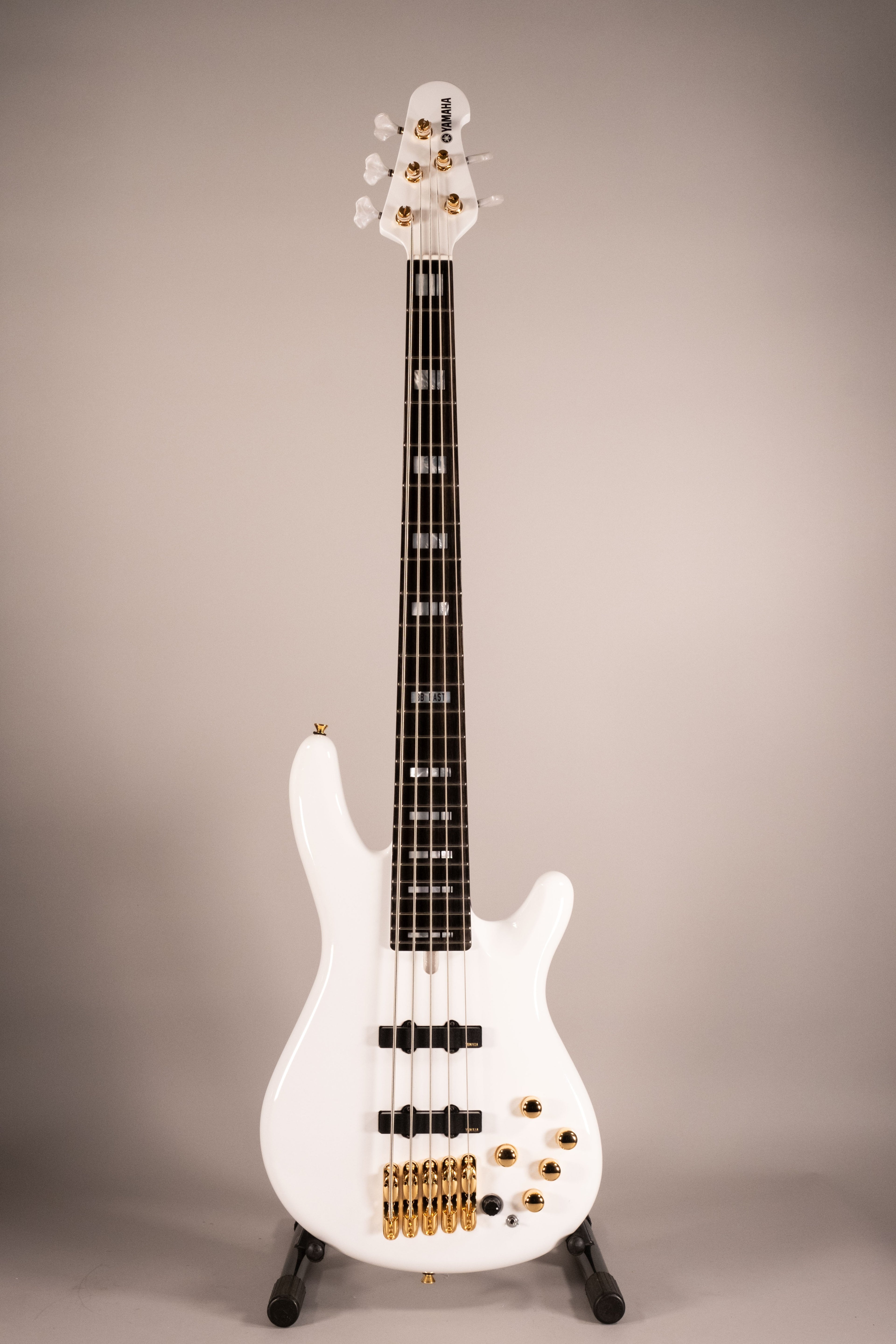 Yamaha BBNE2 White Nathan East Signature