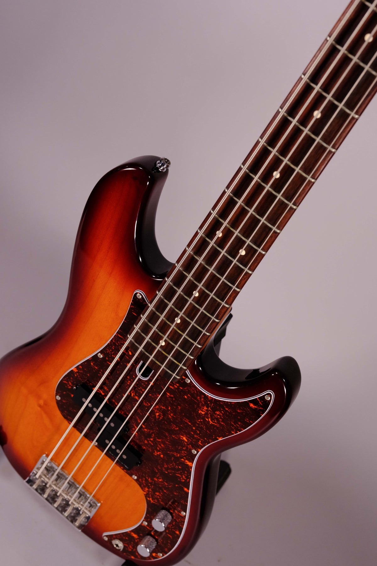 marcus miller P5 sunburst usato