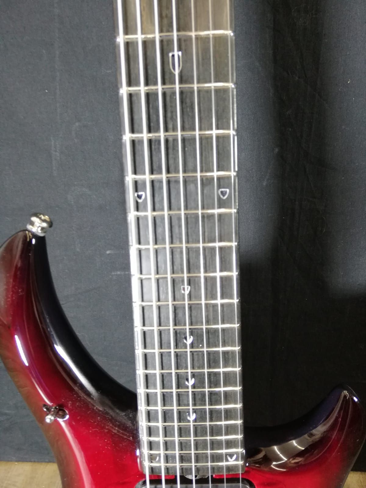 Musicman Maj617 Majesty Royal Red