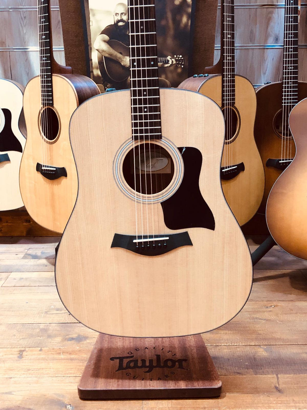 Taylor 110E Walnut Sitka Chitarra Acustica Dreadnought