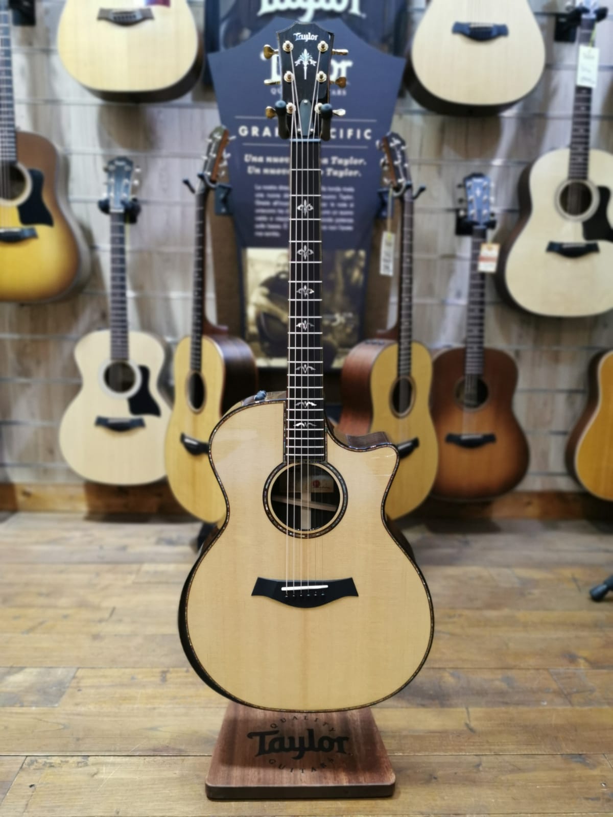 Taylor 914Ce V-Class Chitarra Acustica Elettrificata