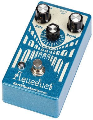 Earthquaker Aqueduct Pitch Vibrato