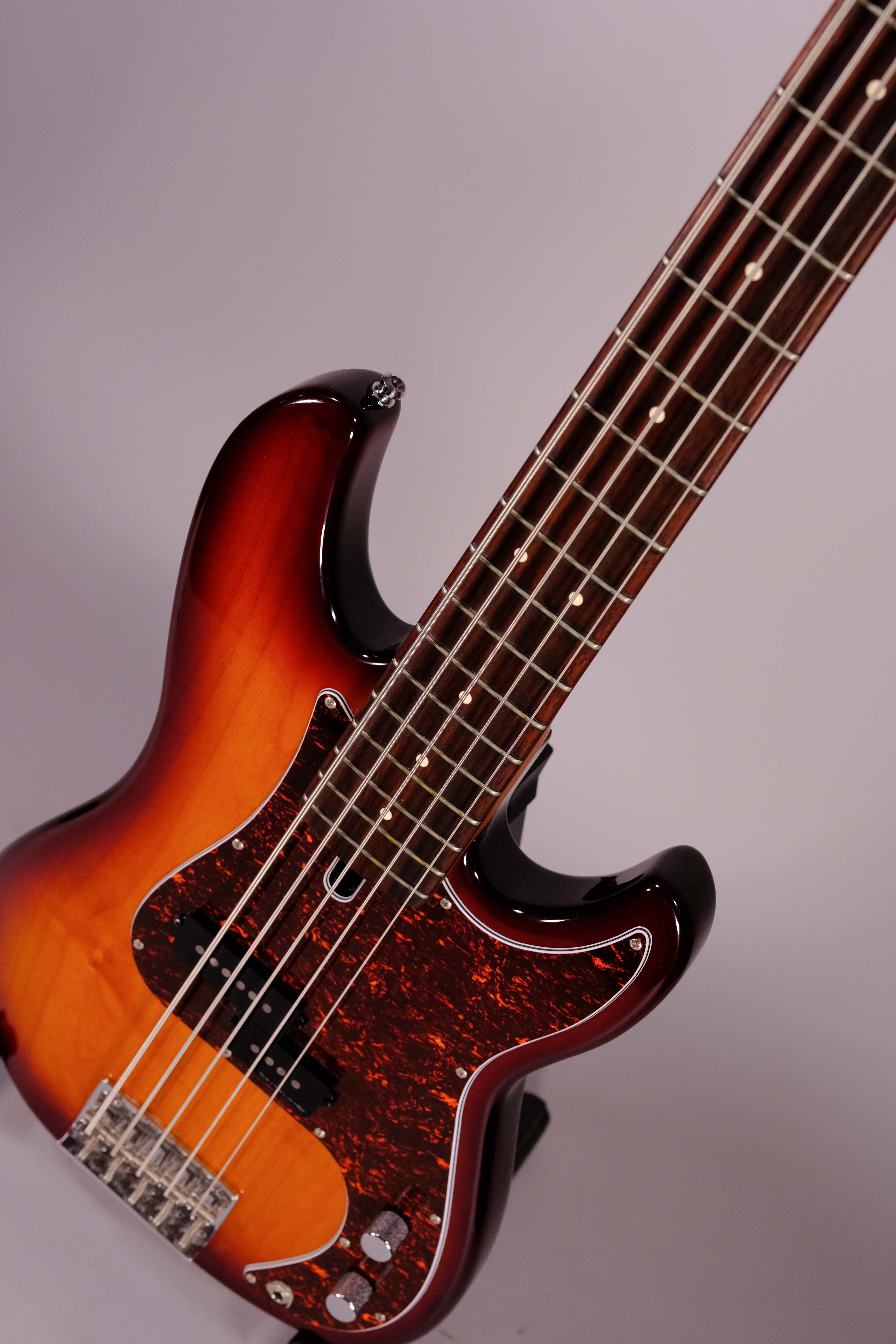 marcus miller P5 sunburst usato