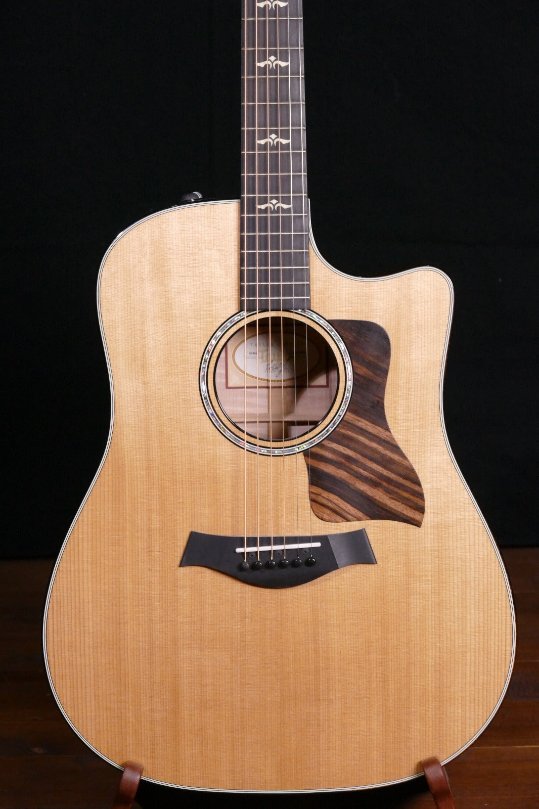 Taylor 610Ce Dreadnought Acoustic Guitar