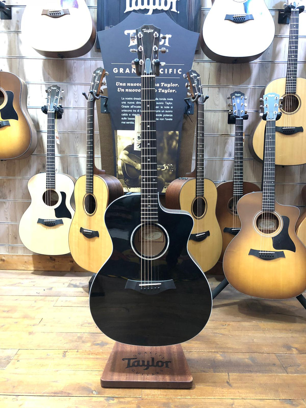 Taylor 214Ce-Black Deluxe Chitarra Acustica