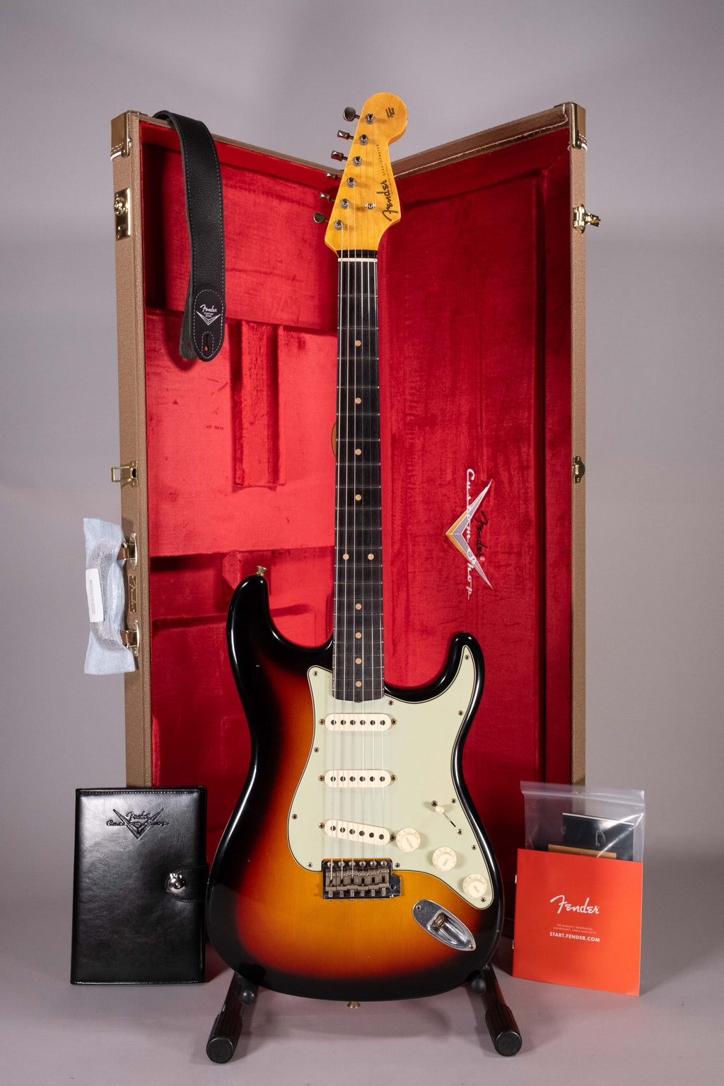 Fender Custom Shop 1960 Stratocaster Journeyman Relic Bleached 3-Color Sunburst
