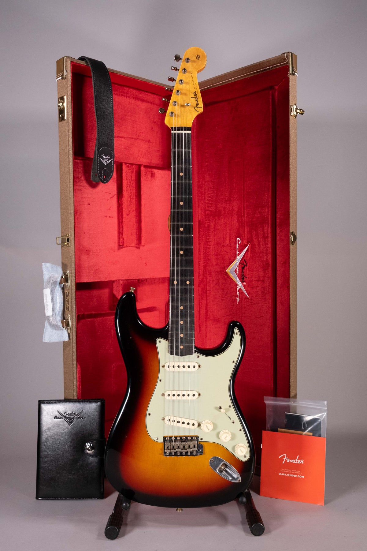 Fender Custom Shop 1960 Stratocaster Journeyman Relic Bleached 3-Color Sunburst