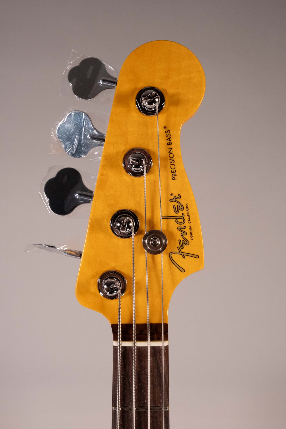 Fender American Professional Precision Bass Rosewood Fingerboard Olympic White