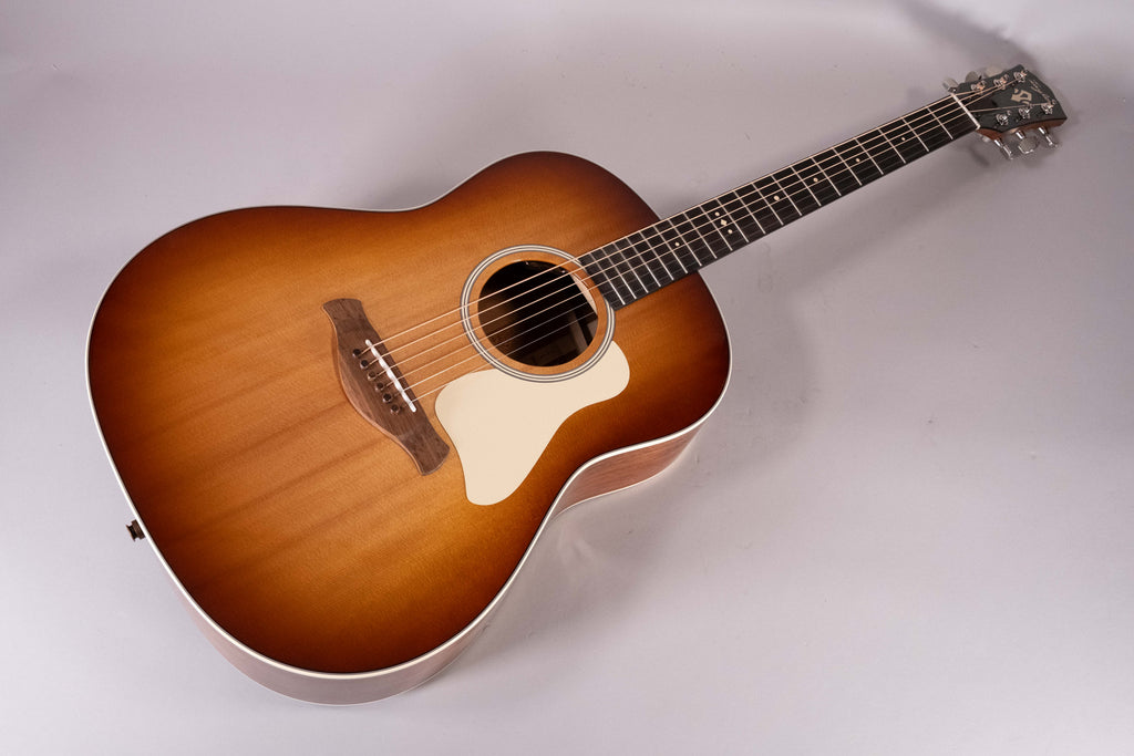 Taylor 517E SB Sunburst Gold Label Cream Pickguard