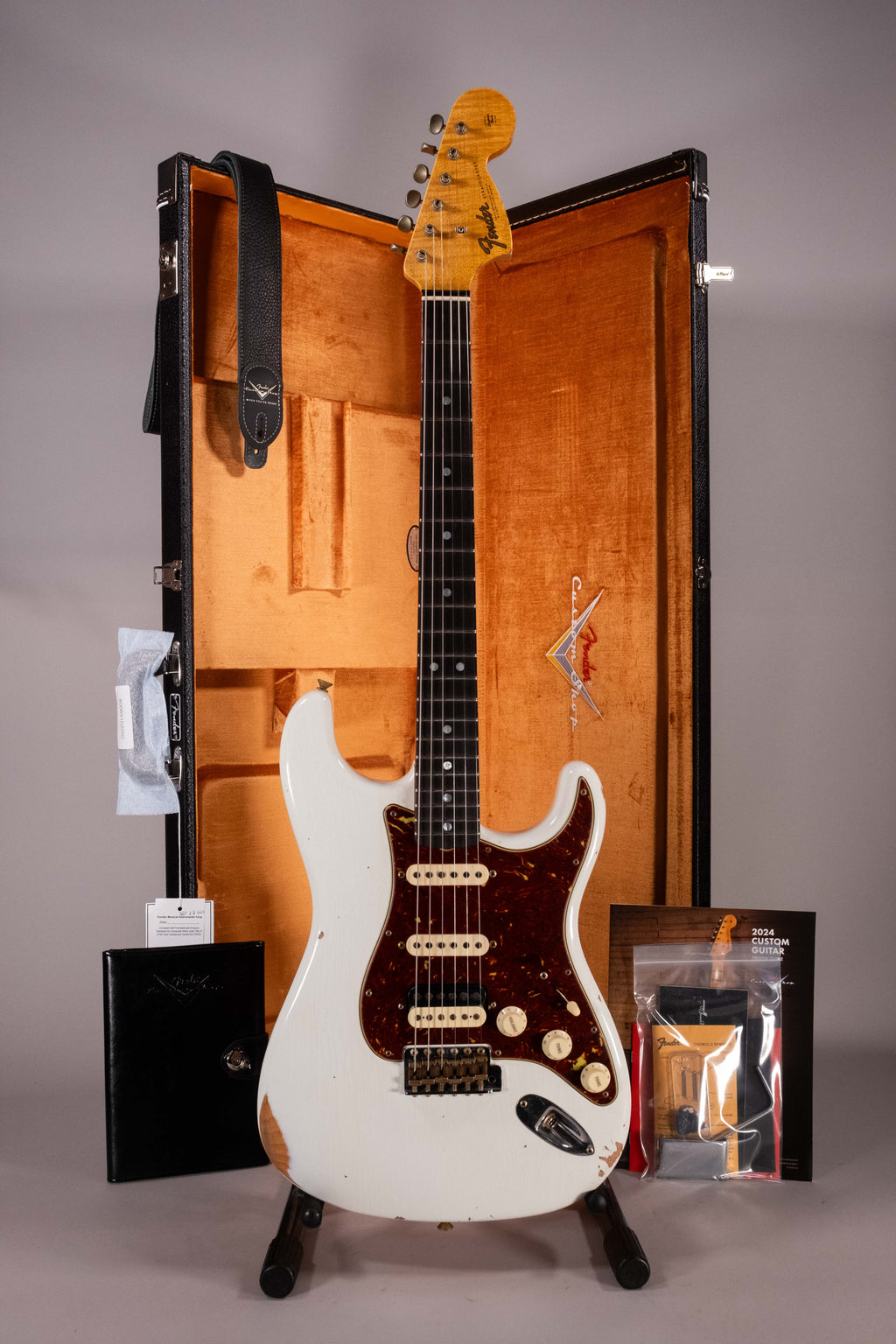 Fender Custom Shop Ltd 67' Stratocaster Relic Aged Olympic White
