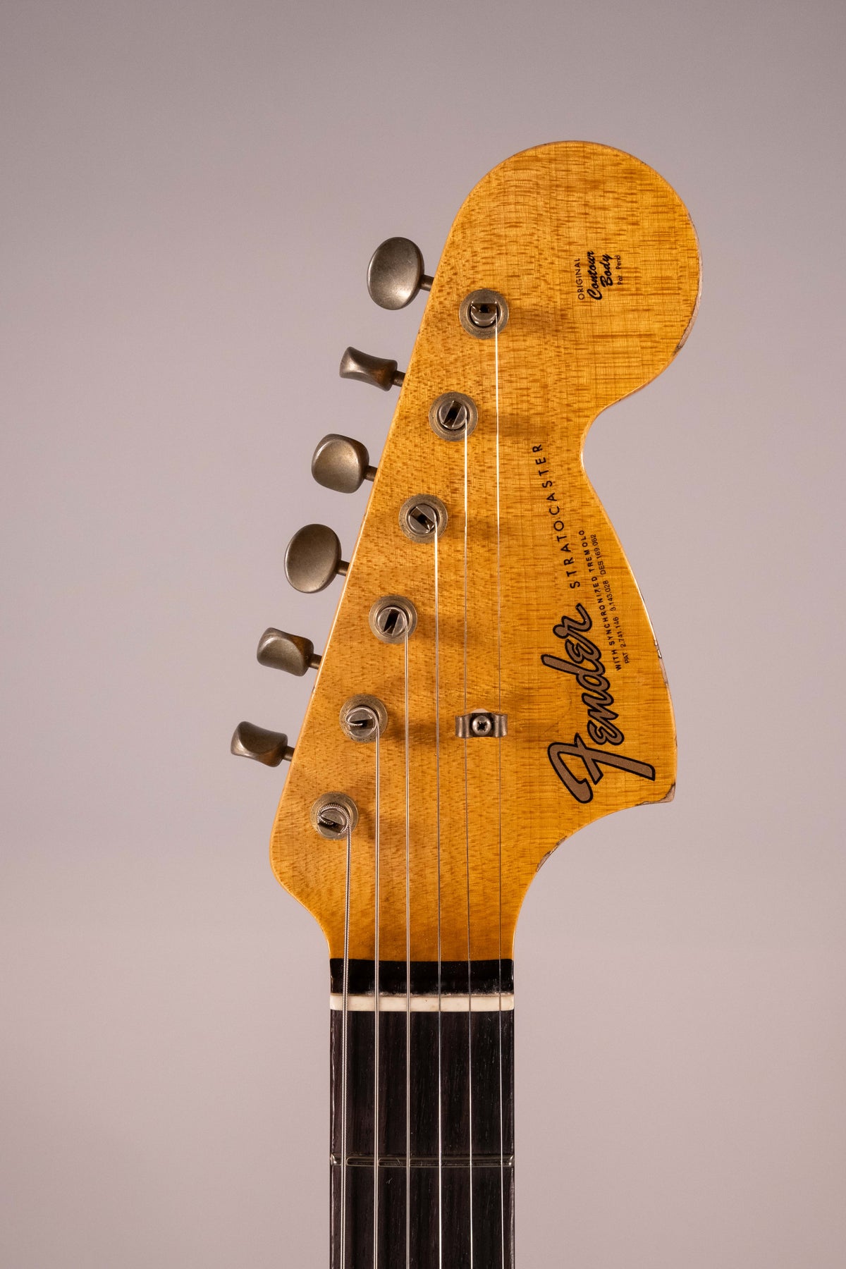 Fender Custom Shop Ltd 67' Stratocaster Relic Aged Olympic White