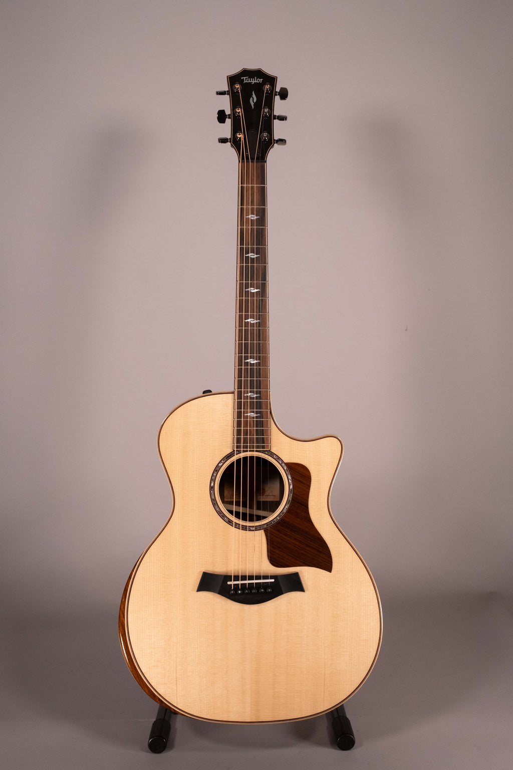 Taylor 814Ce Armrest V-Class