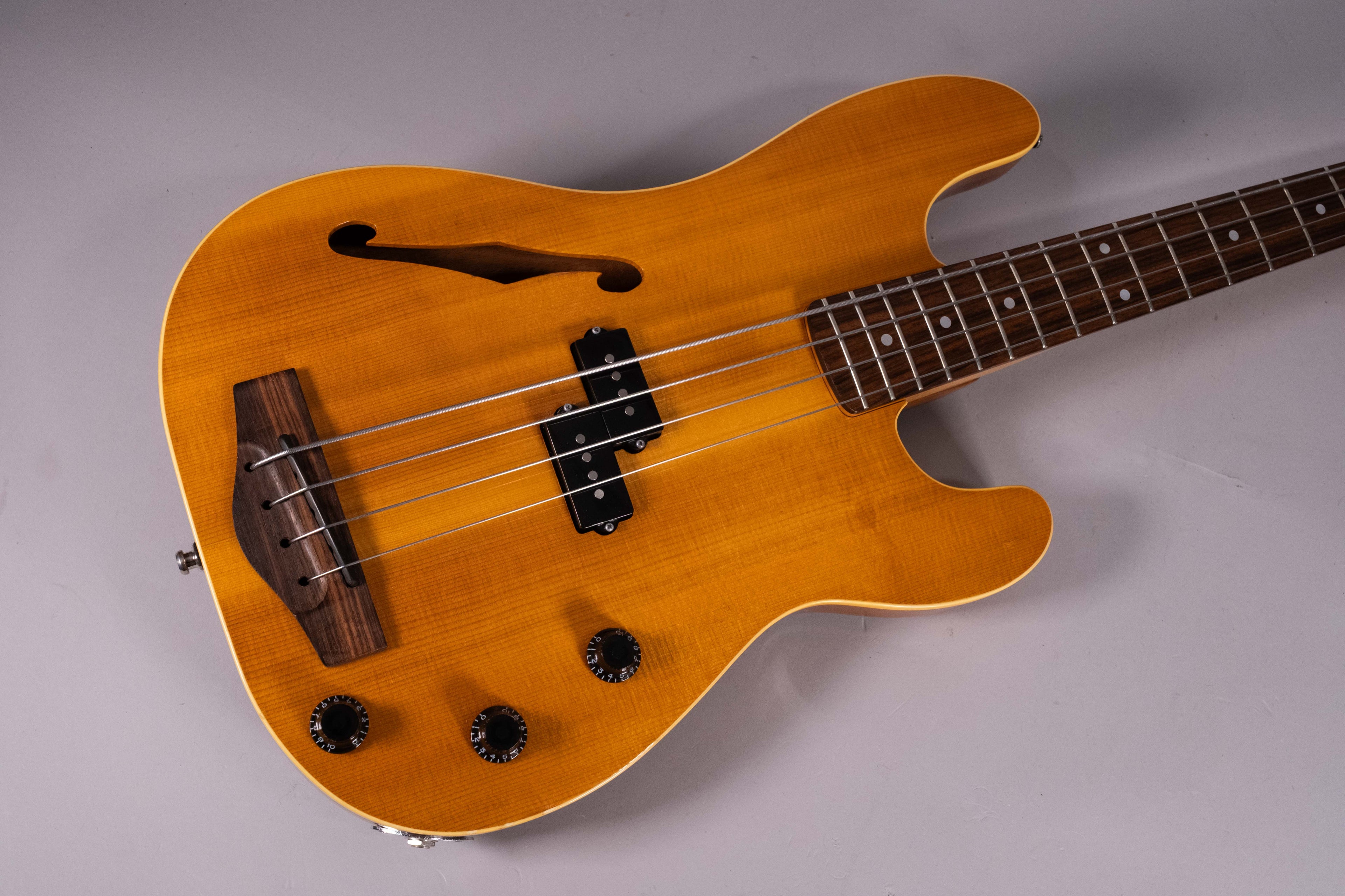 FENDER P-BASS SEMI HOLLOW PBAC-950 USATO