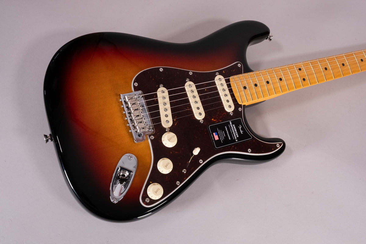 Fender American Professional II Stratocaster Sss 3 Color Sunburst
