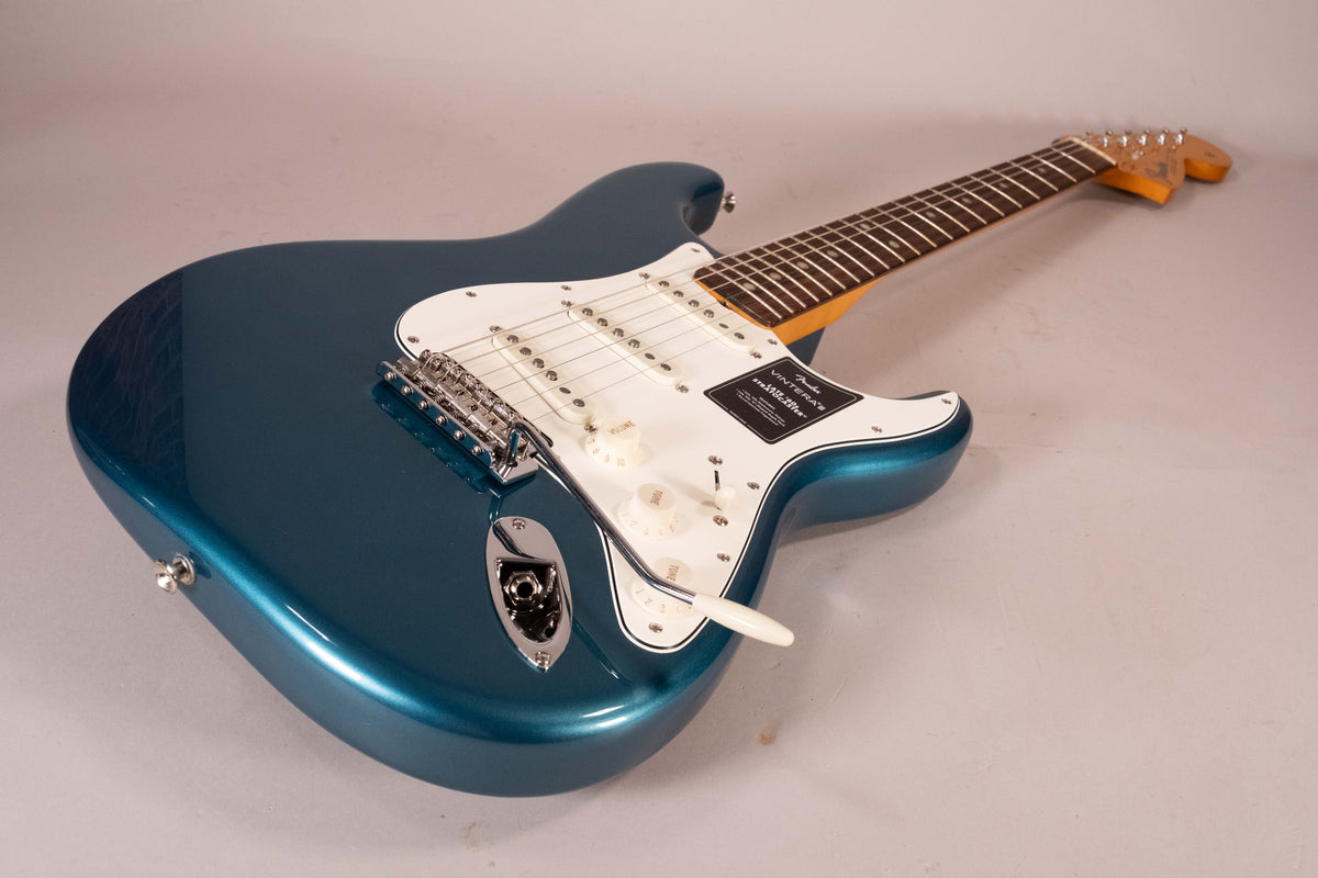 Fender Vintera III Late 60s Stratocaster RW Ocean Turquoise