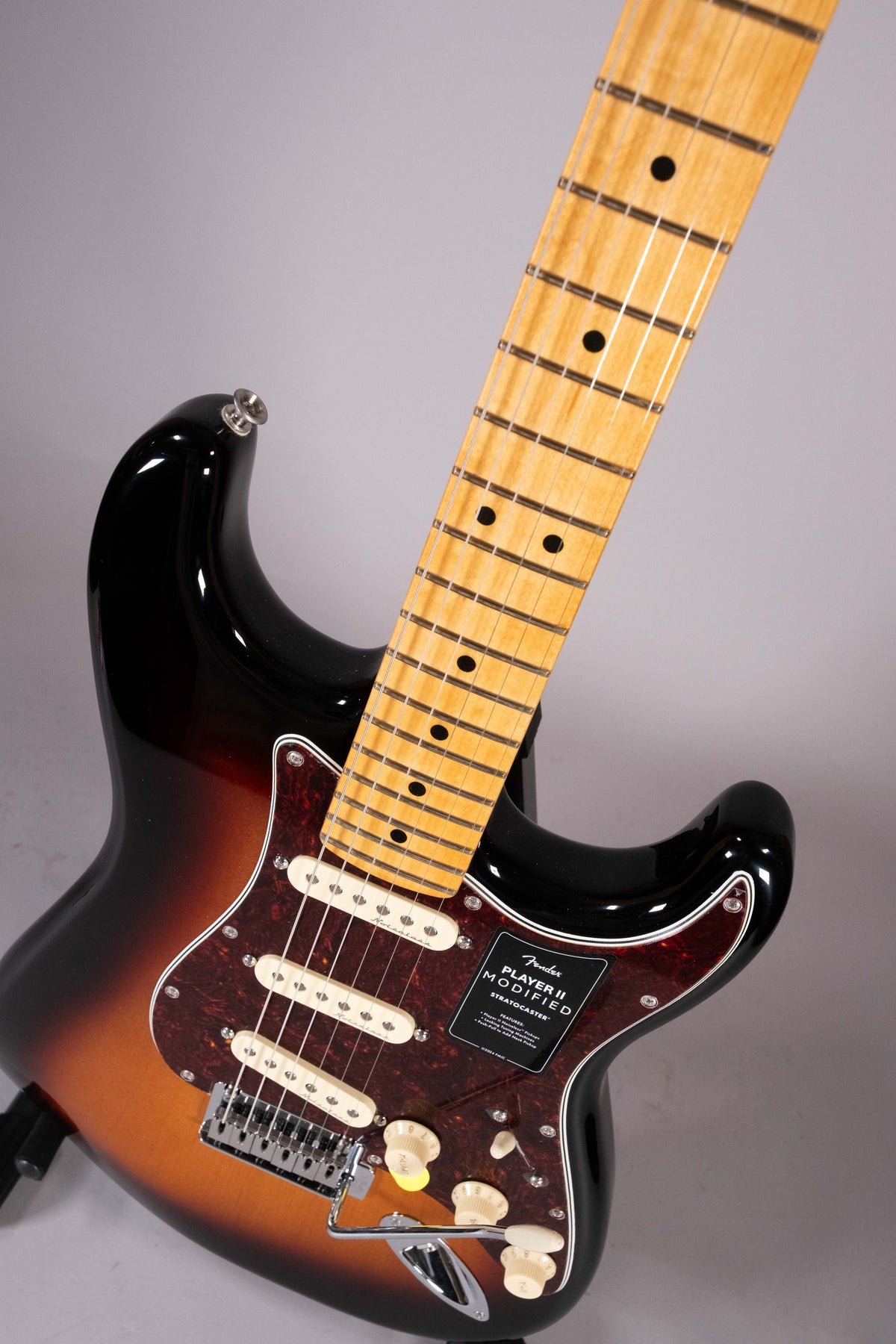 Fender Player II Modified Stratocaster HSS Maple Fingerboard 3 Tone Sunburst