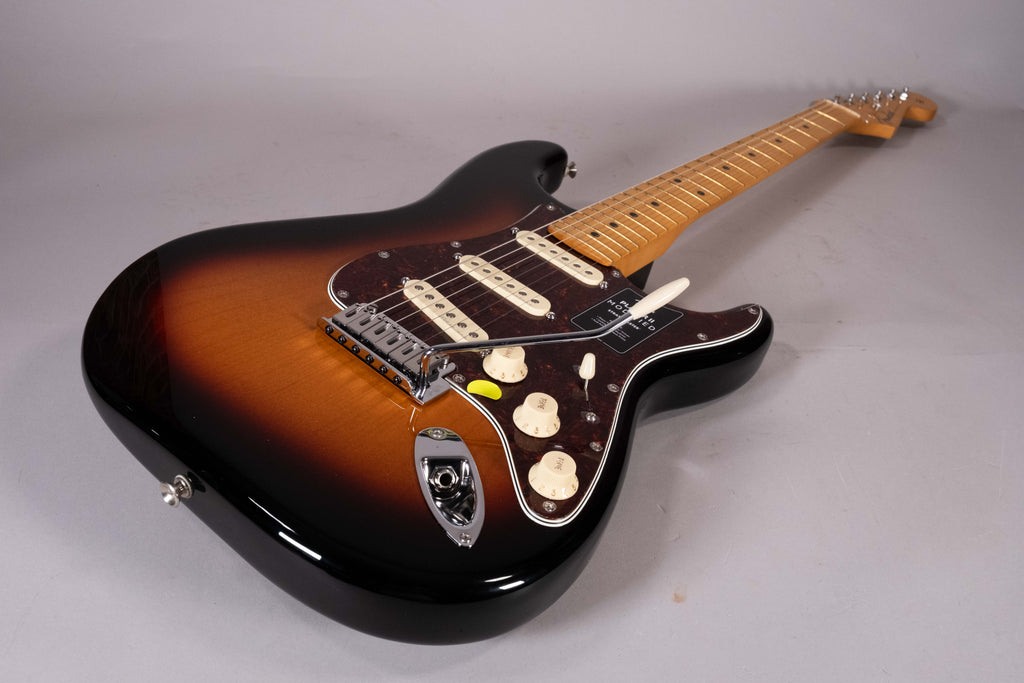 Fender Player II Modified Stratocaster HSS Maple Fingerboard 3 Tone Sunburst