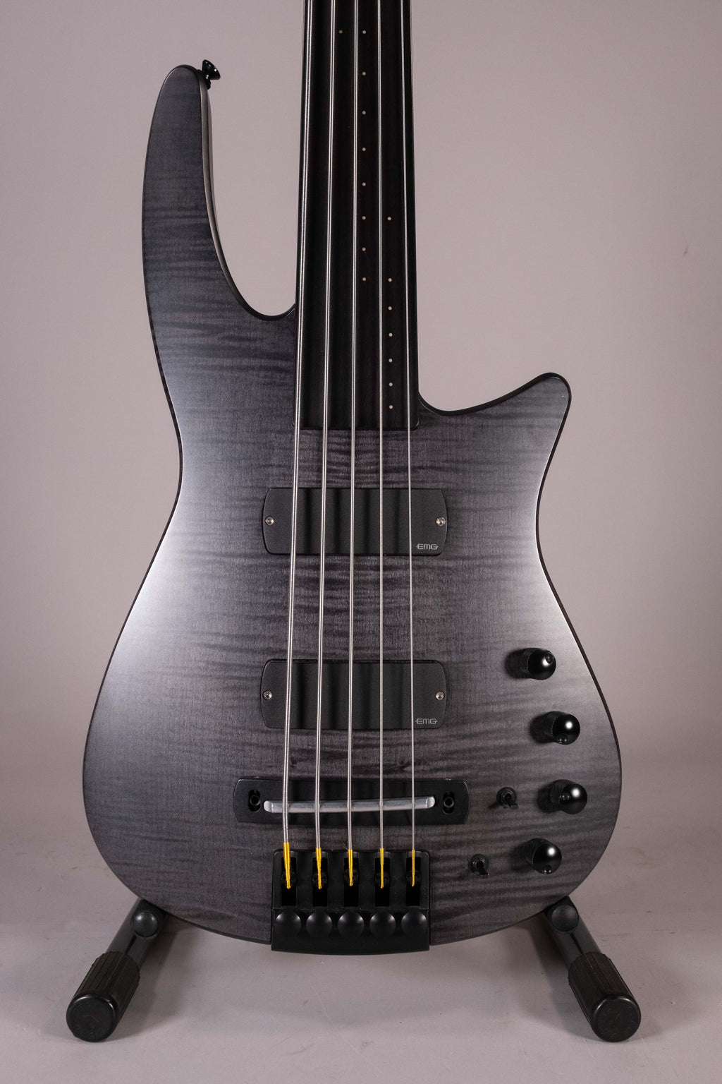 NS RADIUS 5 FRETLESS USATO