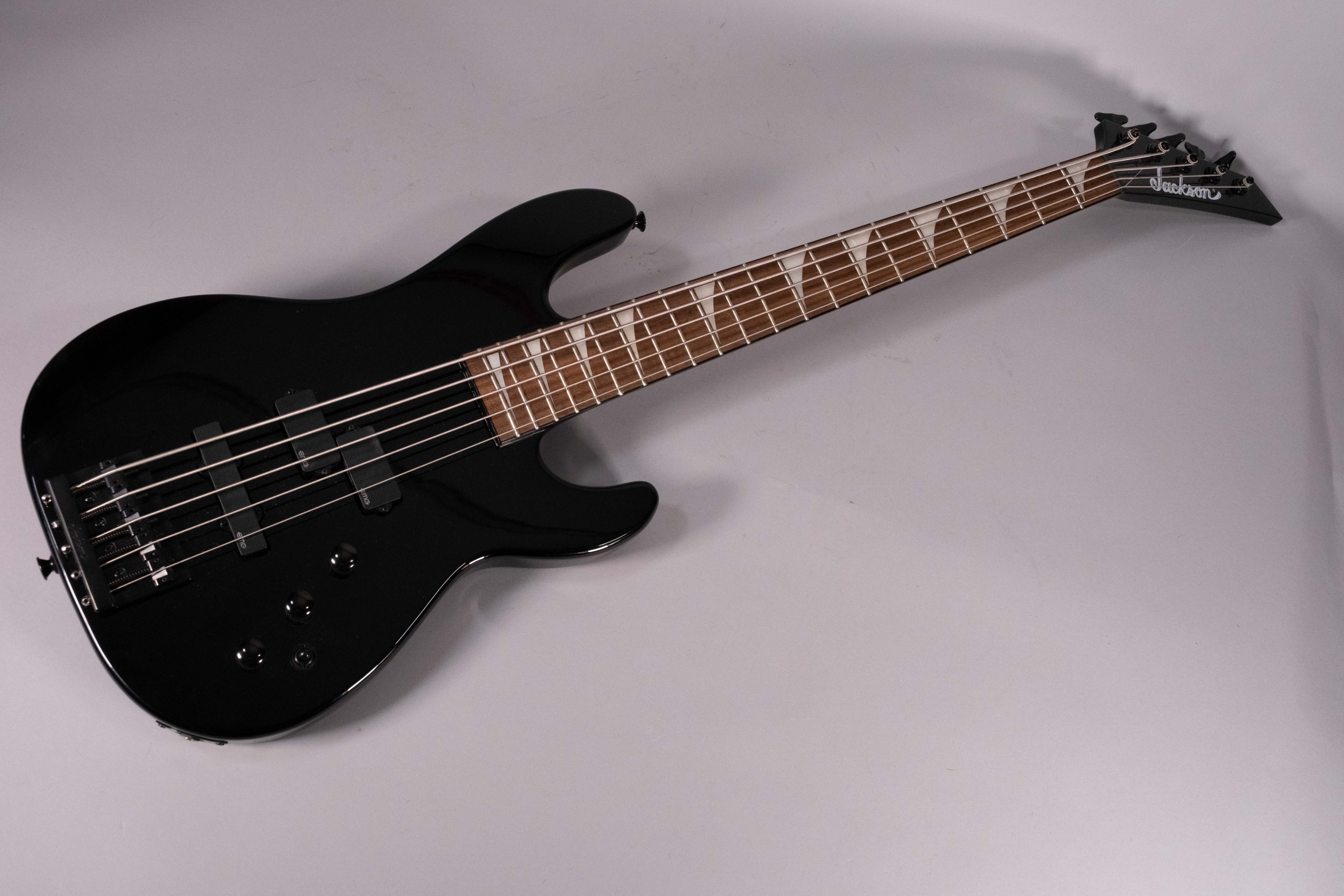 jackson basso ellefson sigh, usato
