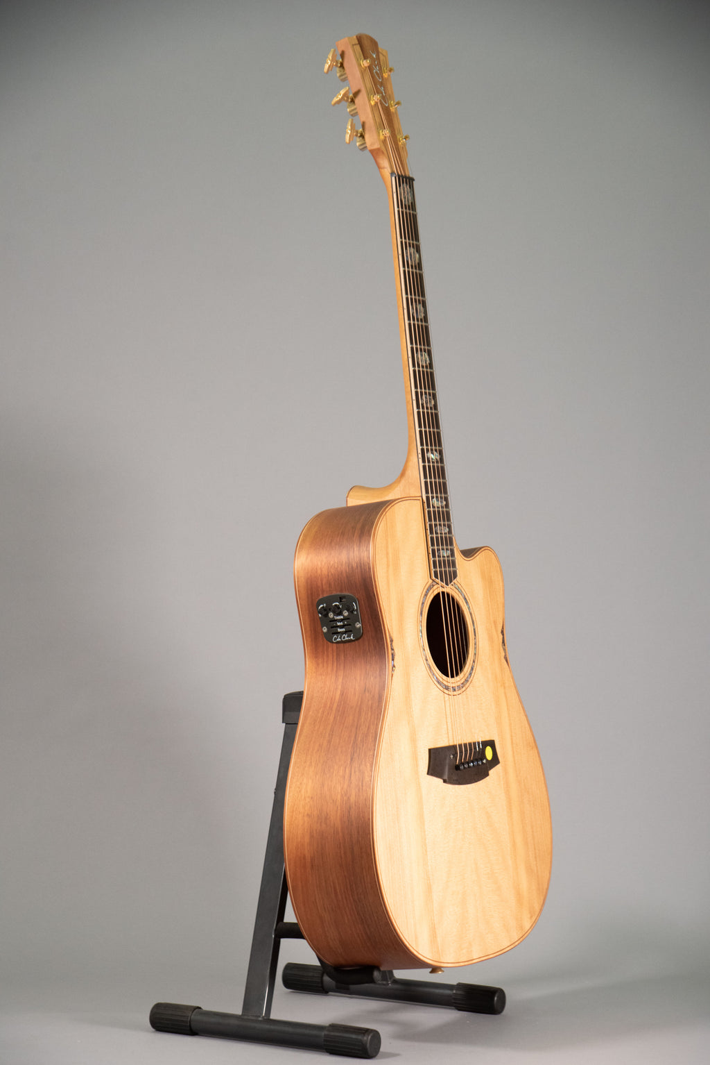 Cole Clark Fat Lady 3 Dreadnought Cutaway Elettrificata