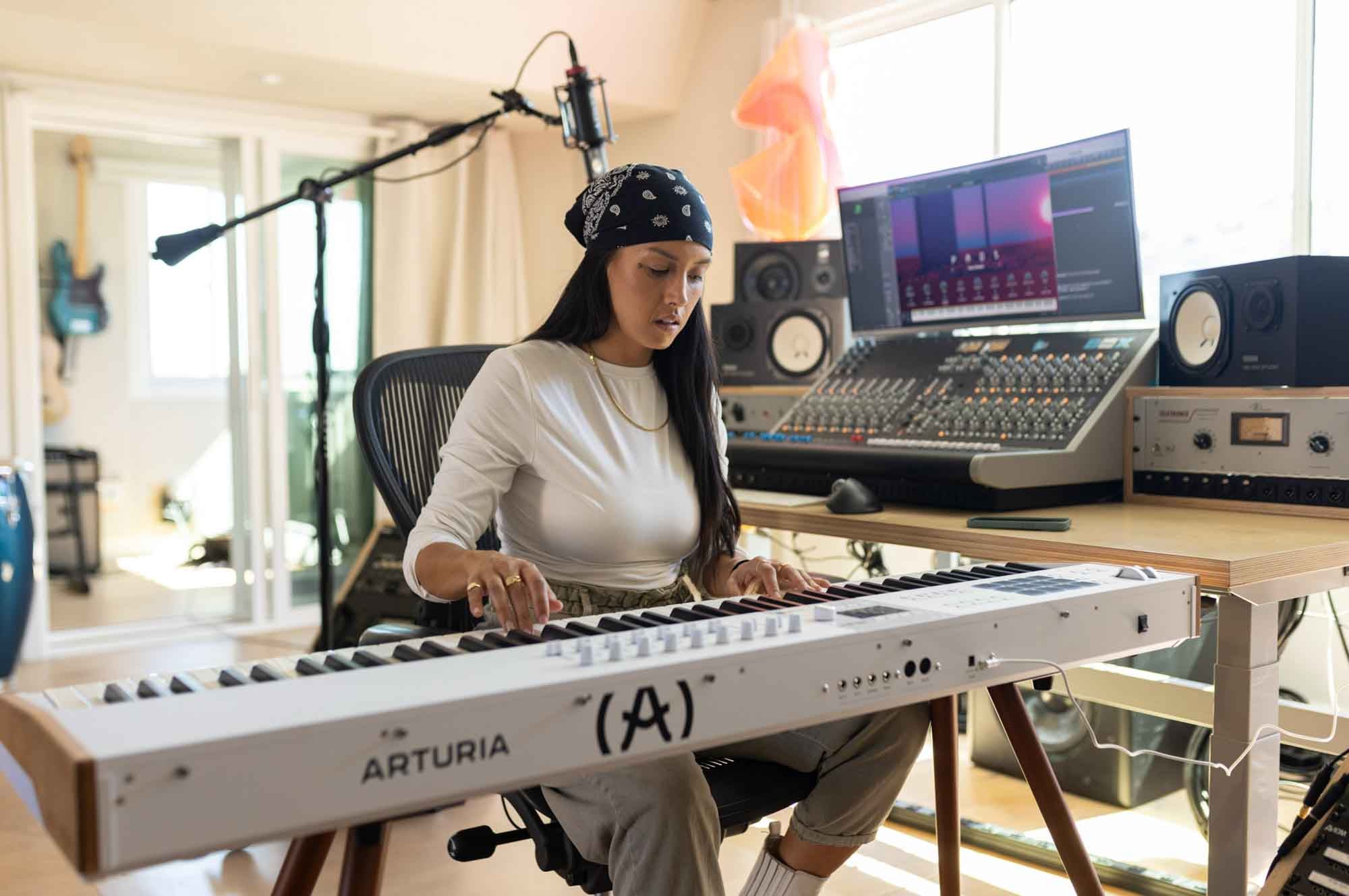 Arturia KeyLab 88 Mk3 White
