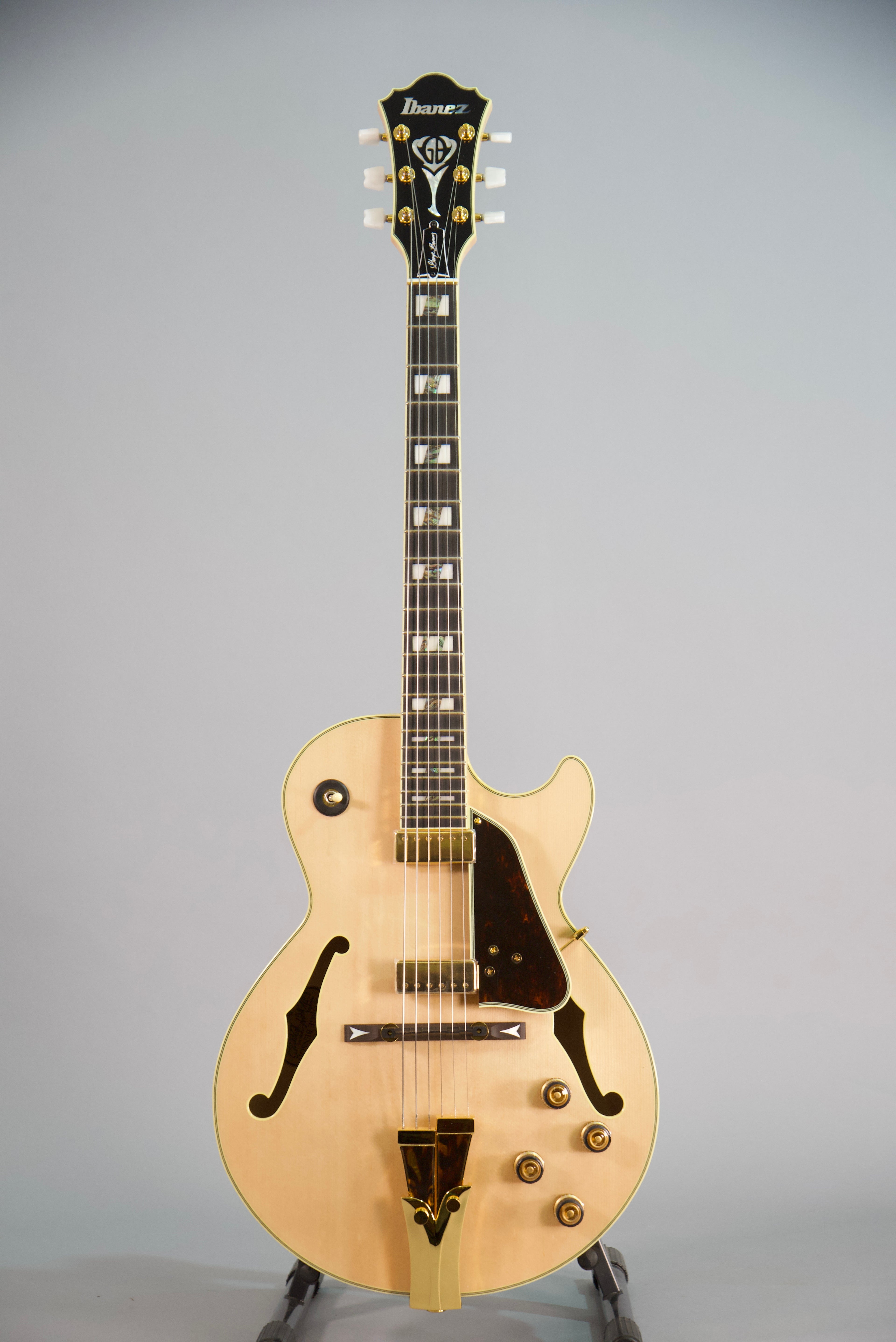 Ibanez George Benson Gb10Nt Semi-Hollow Guitar Natural With Case