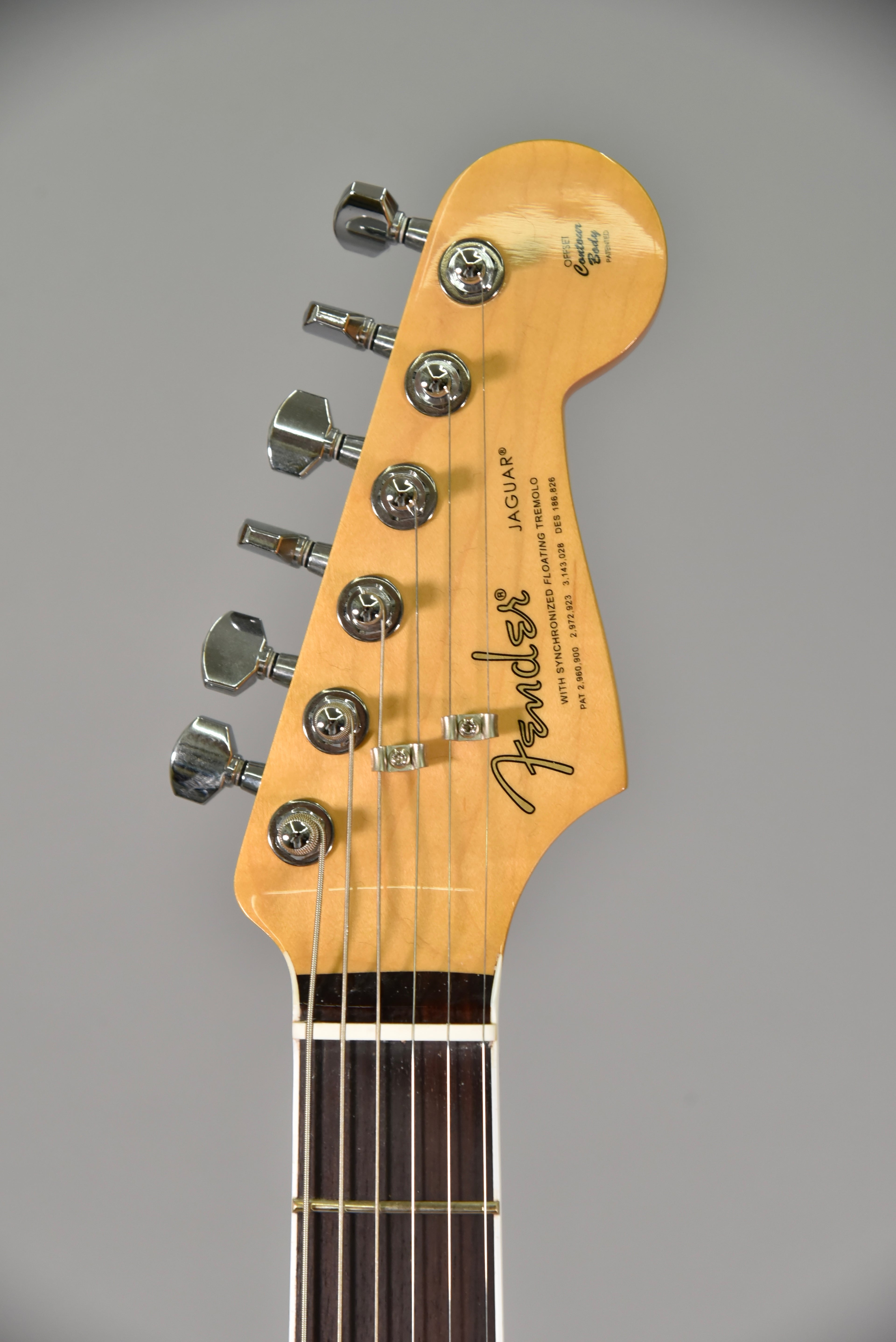 Fender Kurt Cobain Jaguar 3-Color Sunburst