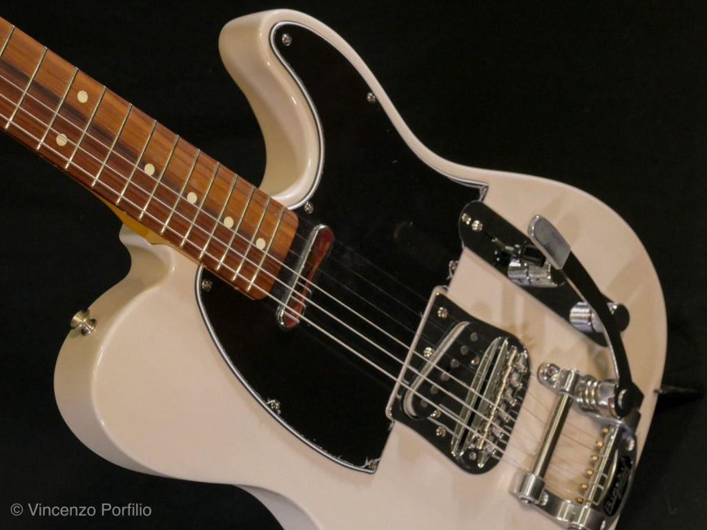 Fender Vintera 60S Telecaster Bigsby Pau Ferro White Blonde
