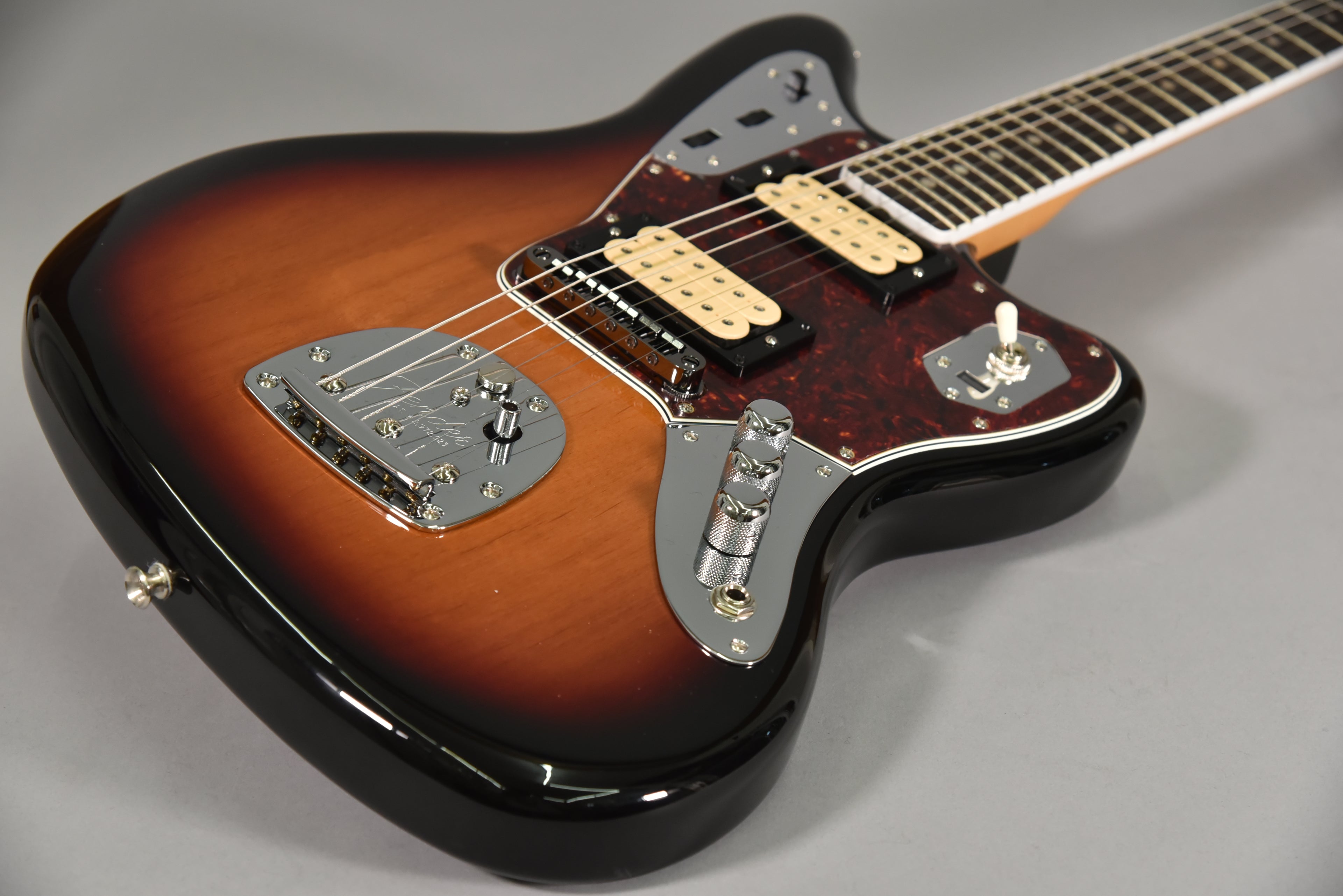 Fender Kurt Cobain Jaguar 3 Color Sunburst