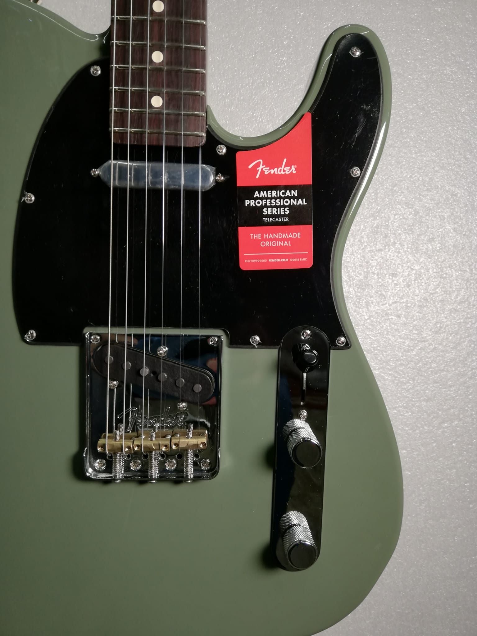 Fender 2019 Limited Edition American Professional Telecaster Antique Olive