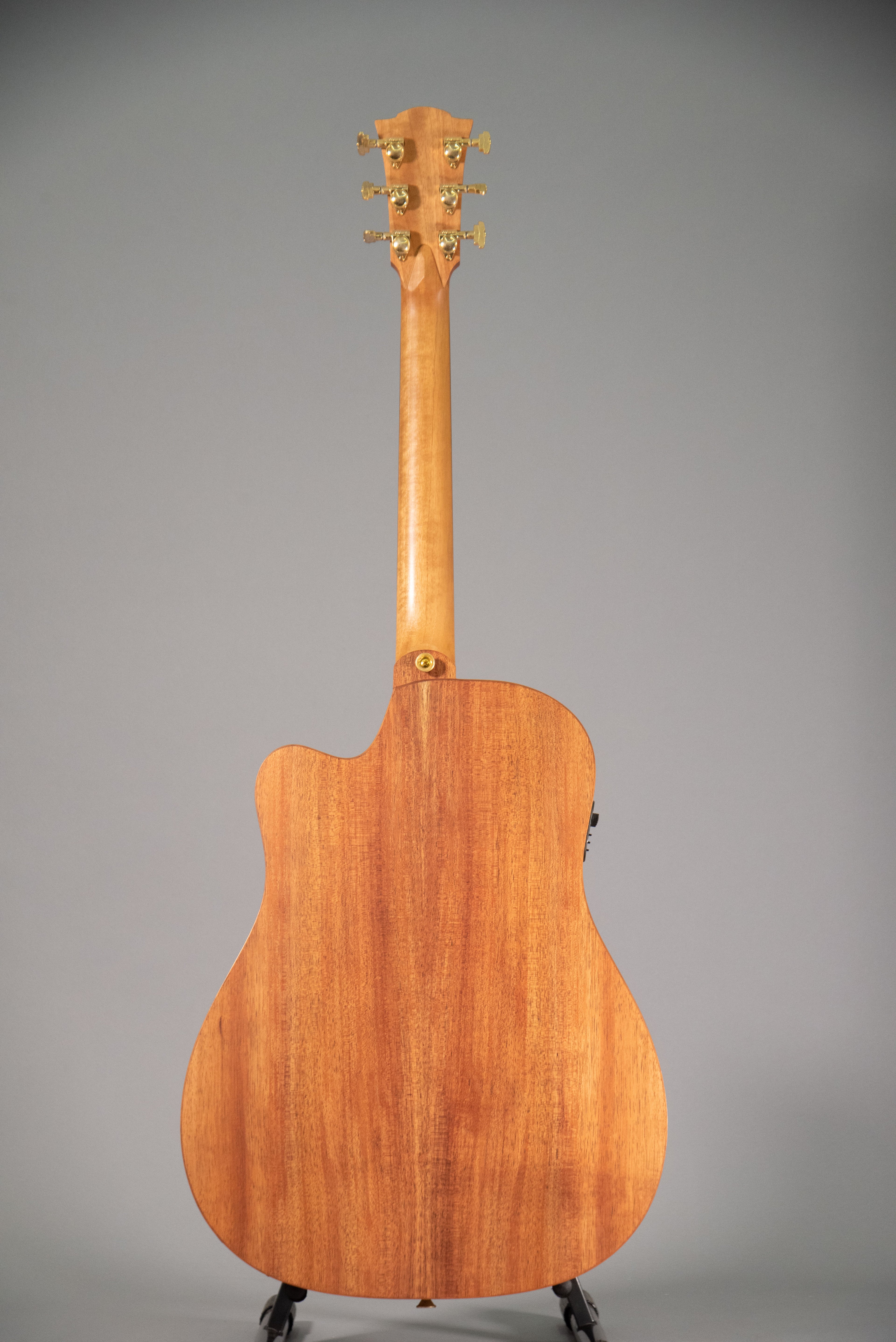 Cole Clark Fat Lady 3 Dreadnought Cutaway Elettrificata