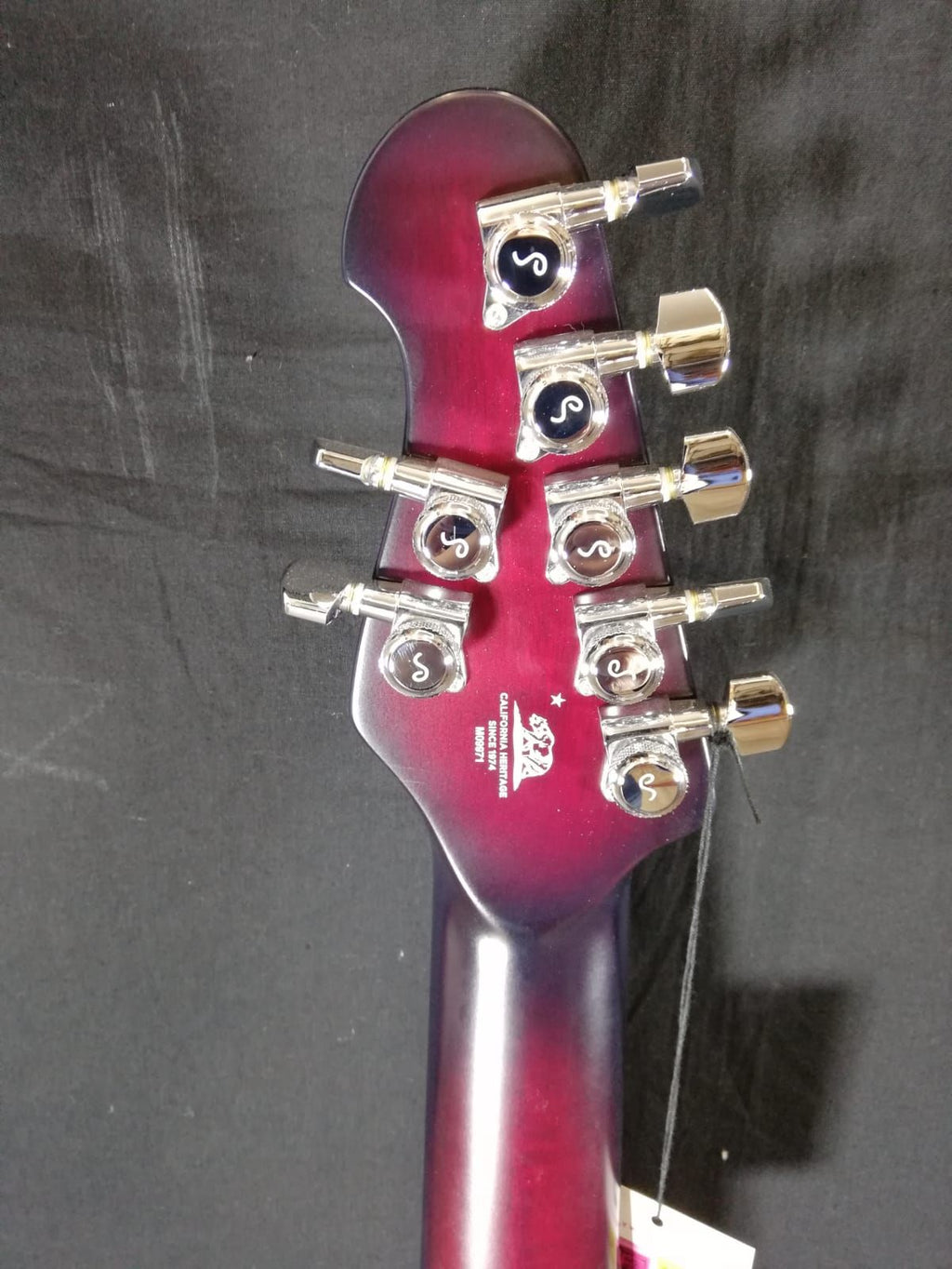 Musicman Maj617 Majesty Royal Red