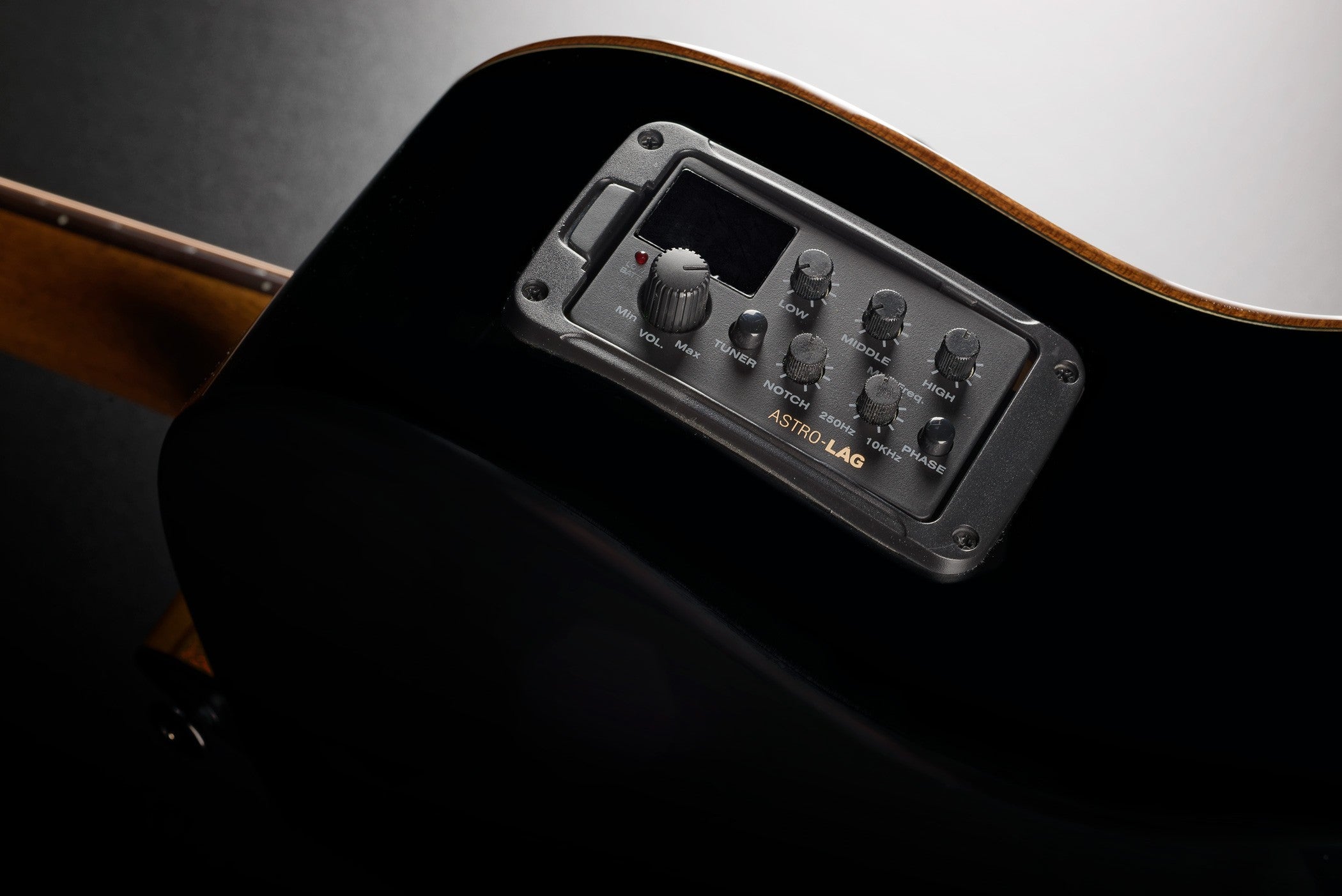 Lag T118ABCE-BLK Chitarra Acustica Auditorium Bevel Cutaway EQ Black