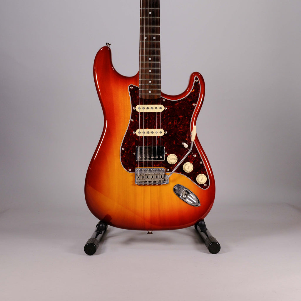 SQUIER STRATO CL. VIBE HSS 60 LTD USATA